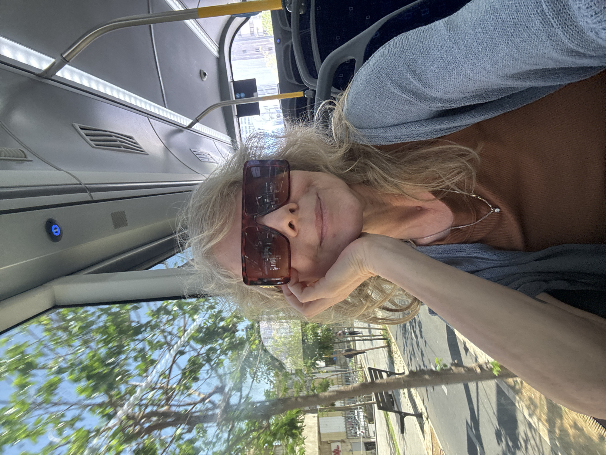 Ordinary midday moments across sunny Tel Aviv streets