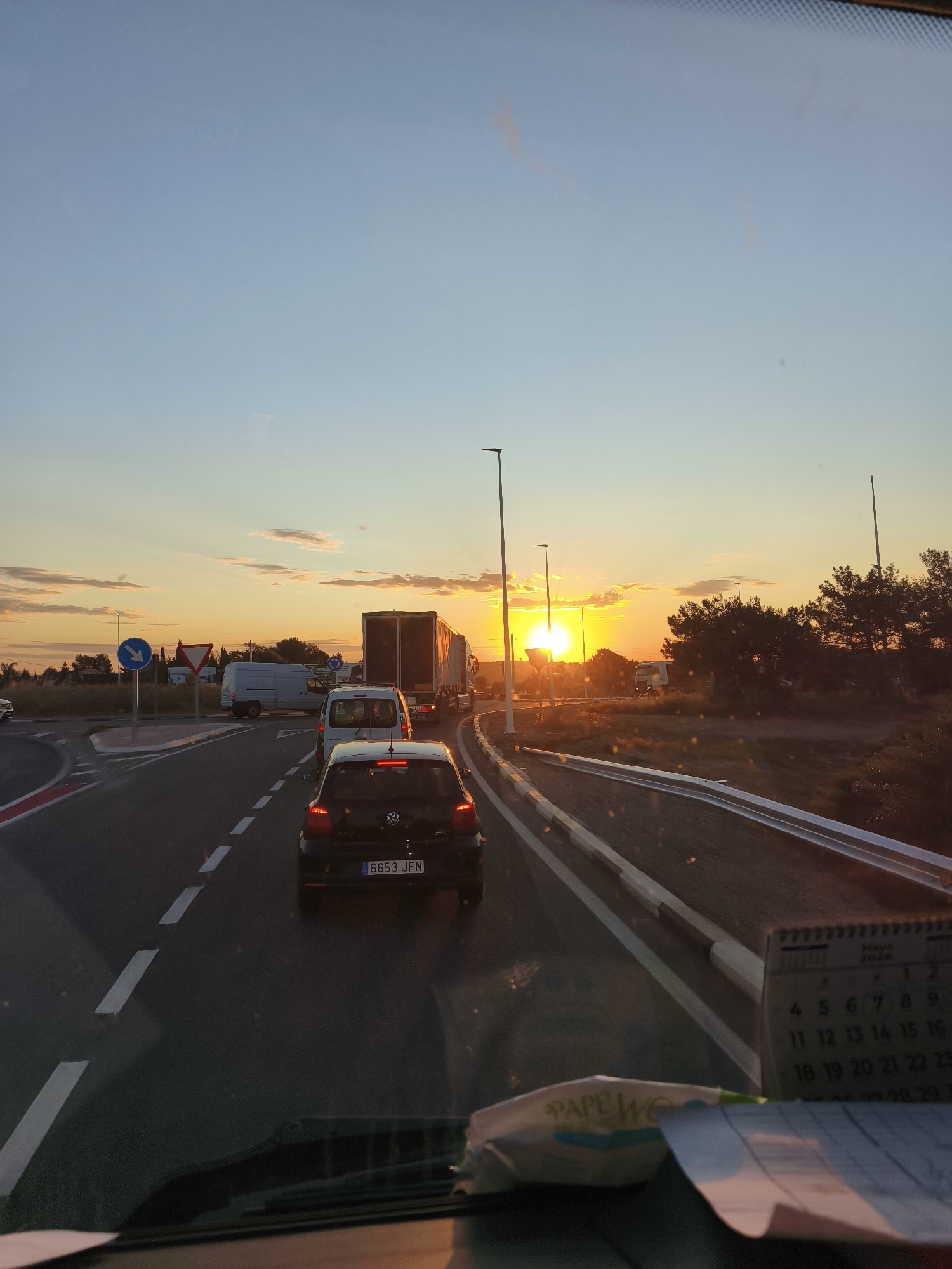 Evening traffic stoppage observed at Manises roundabout