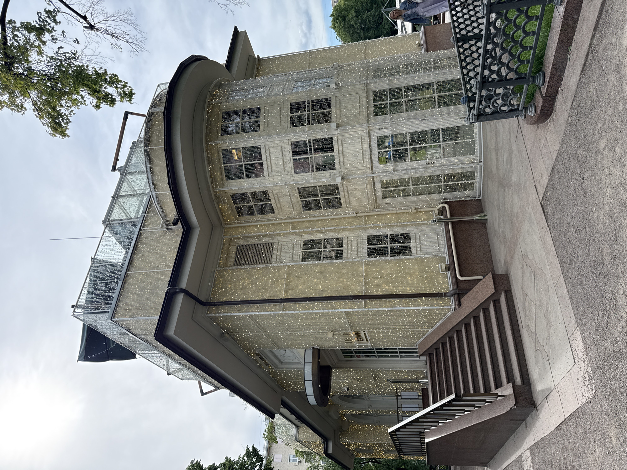 Moscow resident documents midday city walk through decorated districts