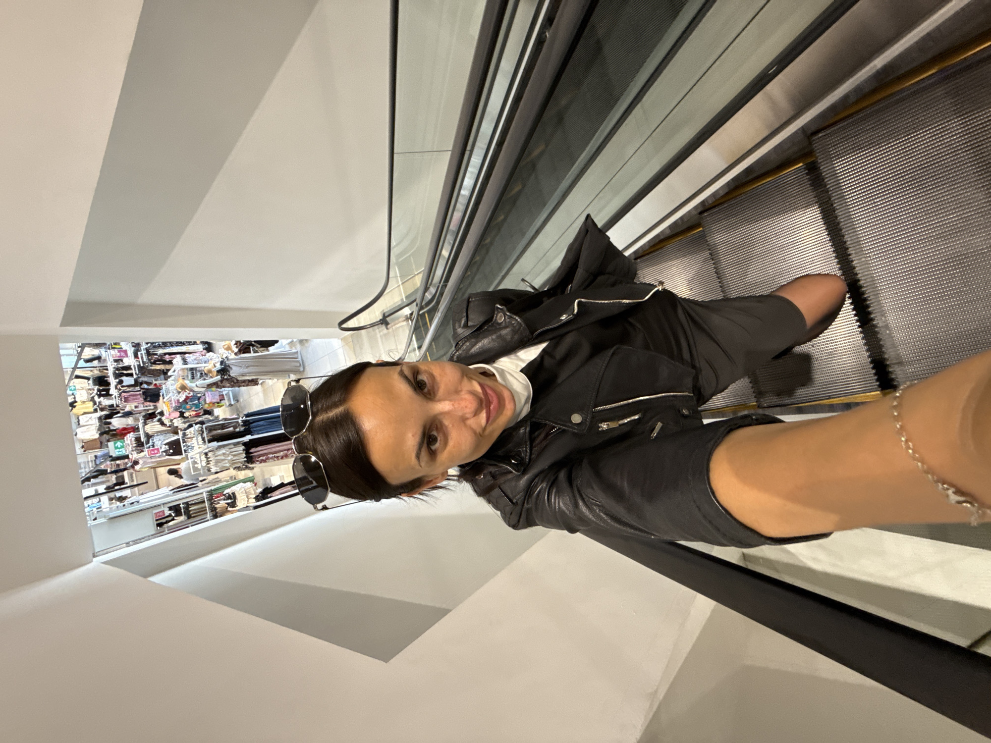 Morning shopping and selfies documented across Pleven retail district