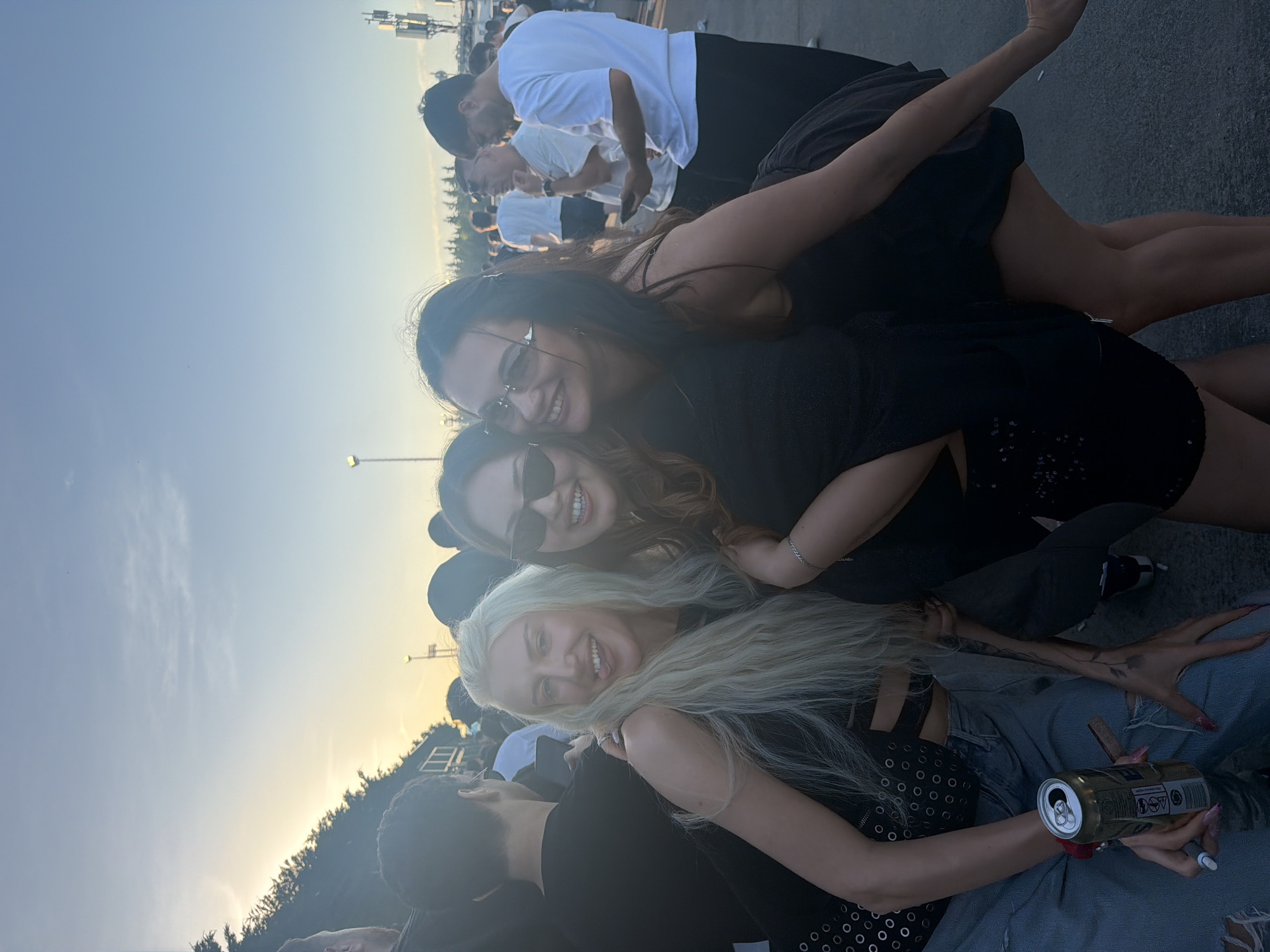 Large crowd gathers for concert event in Başakşehir stadium