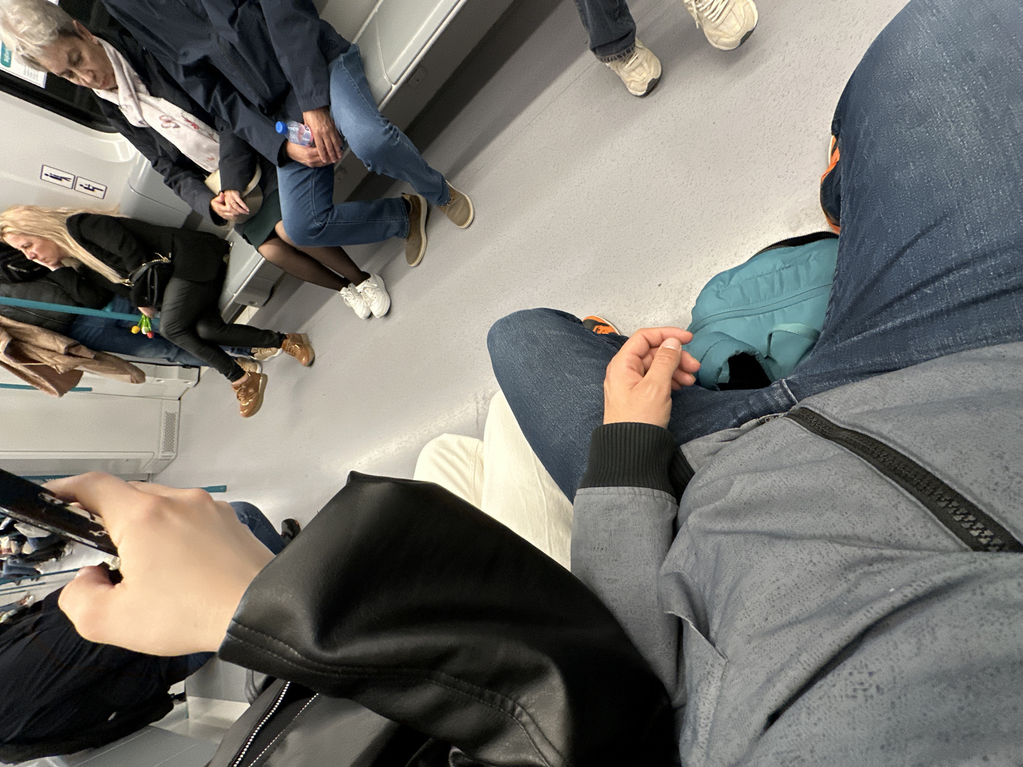 Passenger captures routine subway scene in Sofia