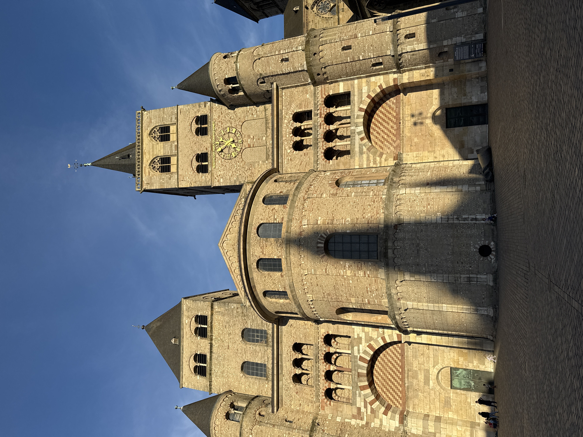 Witness photographs Trier Cathedral's historic architecture from below