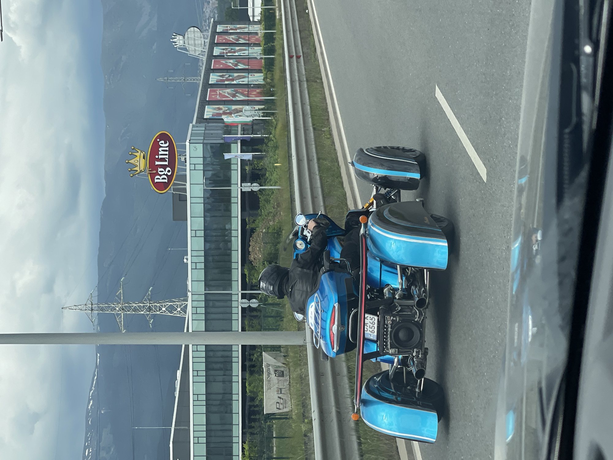 Blue trike spotted on Bulgarian highway, rider in black gear