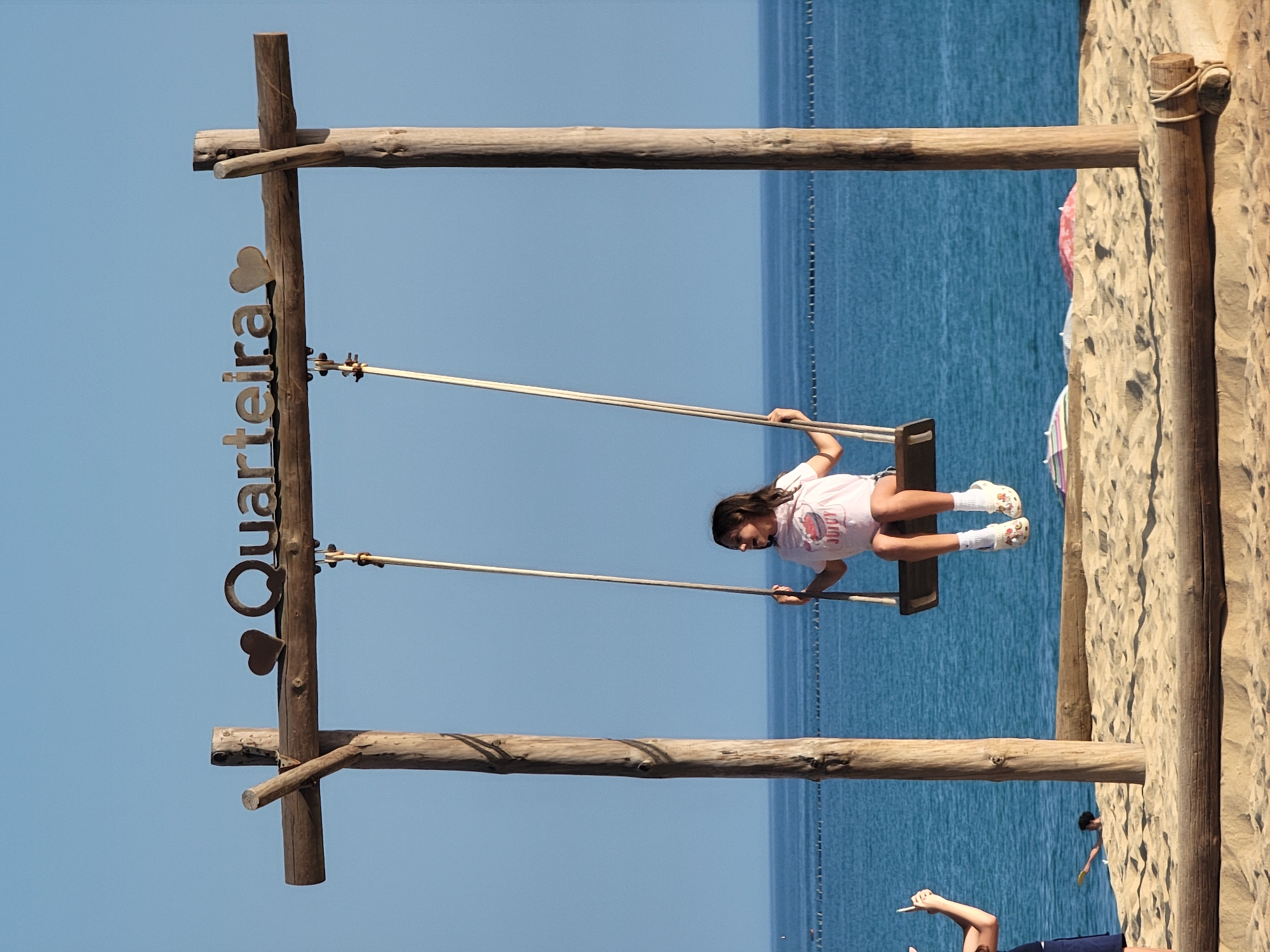 Outdoor dance event on Quarteira's beachfront promenade