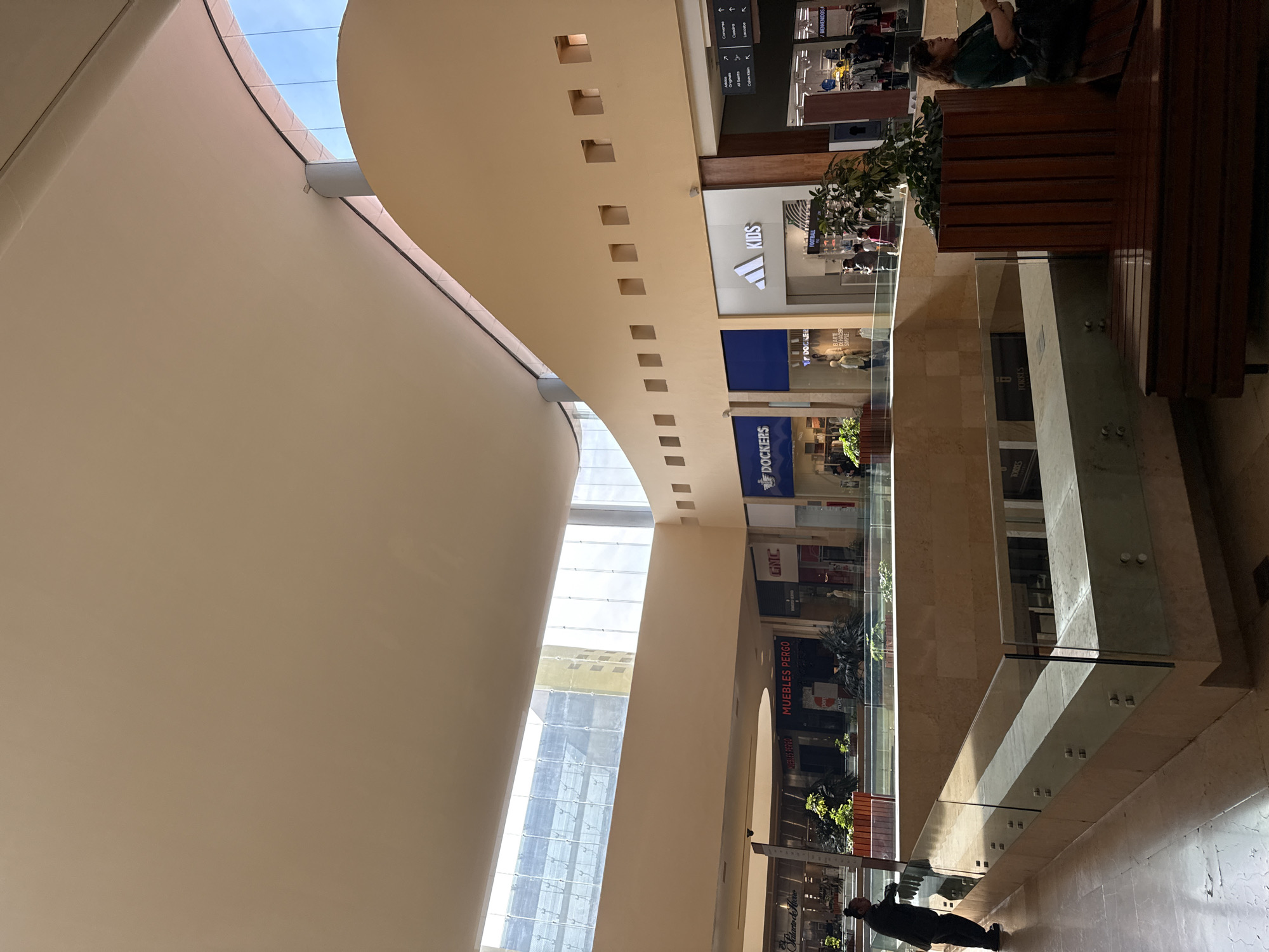 Shopping mall interior architecture documented in Puebla, Mexico