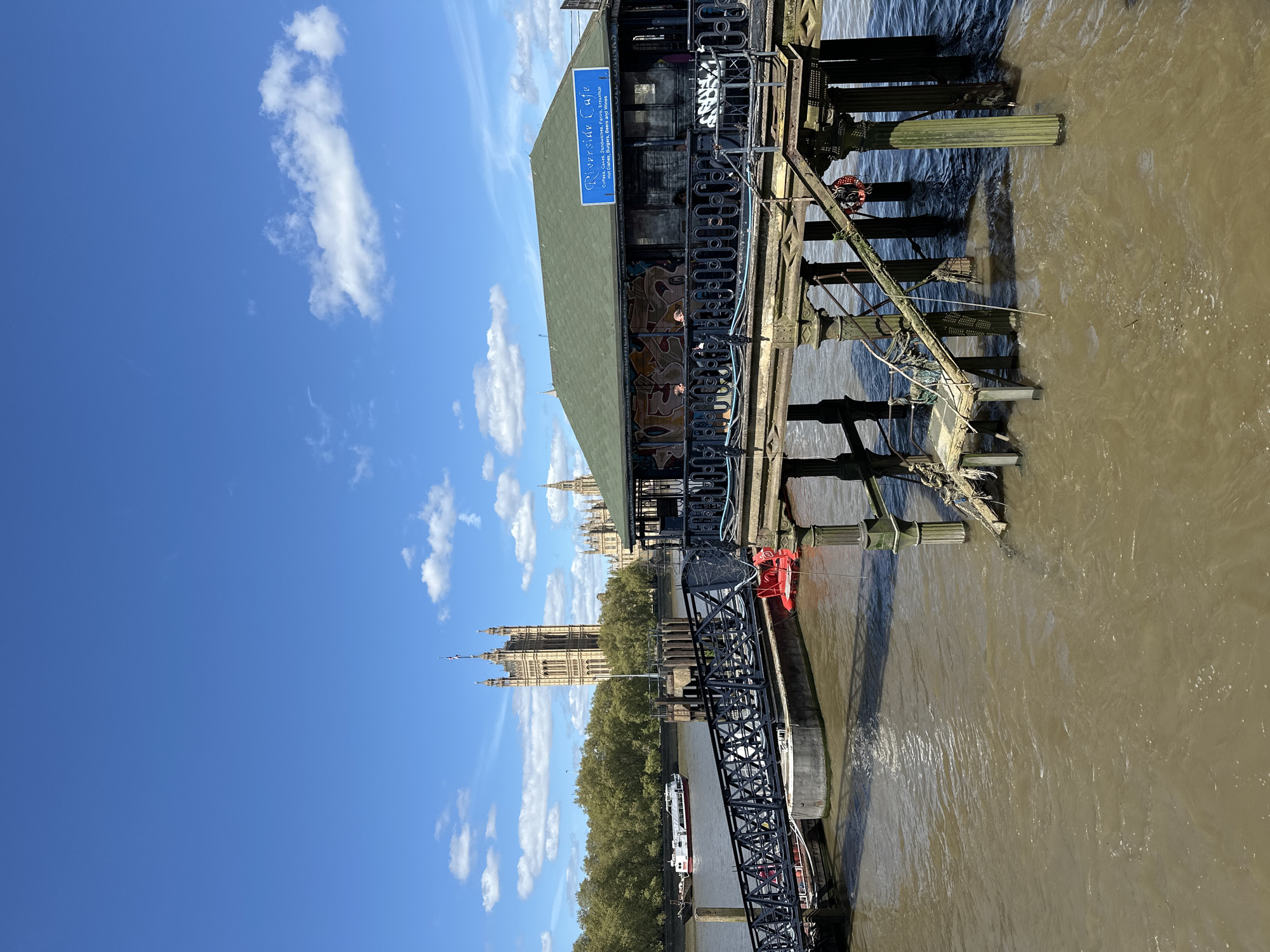 Tourist documents London landmarks during 12-minute sightseeing walk