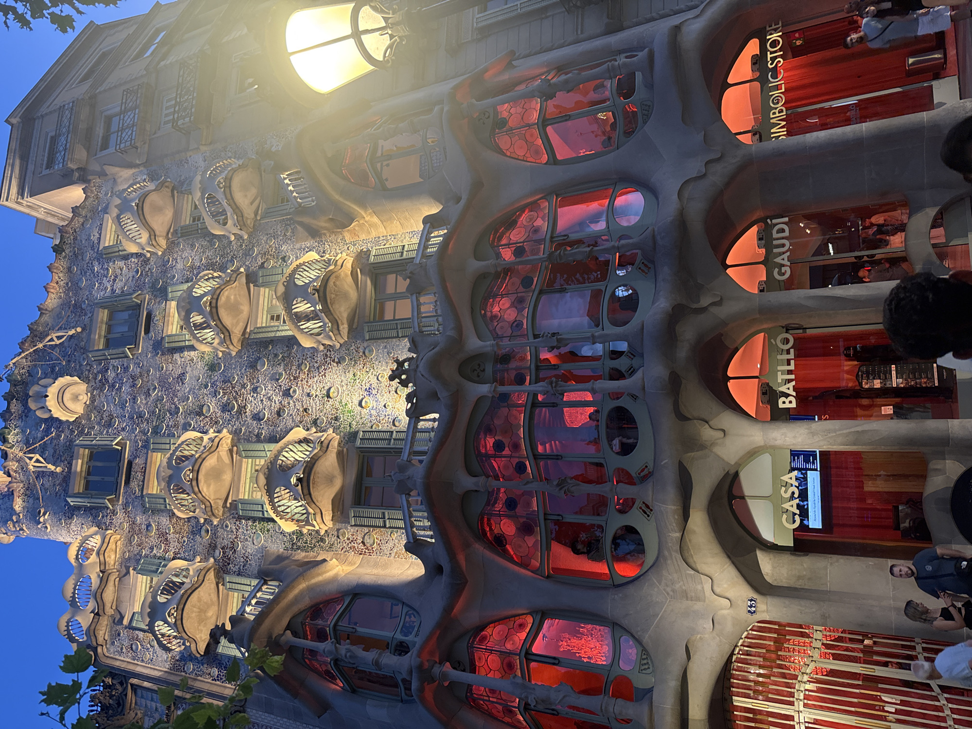 Evening Walking Tour Documents Barcelona's Central Districts and Architecture