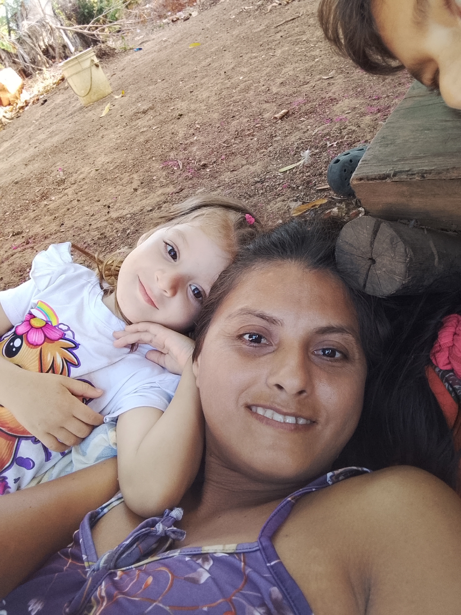 Family moments shared across Venezuelan communities Sunday evening