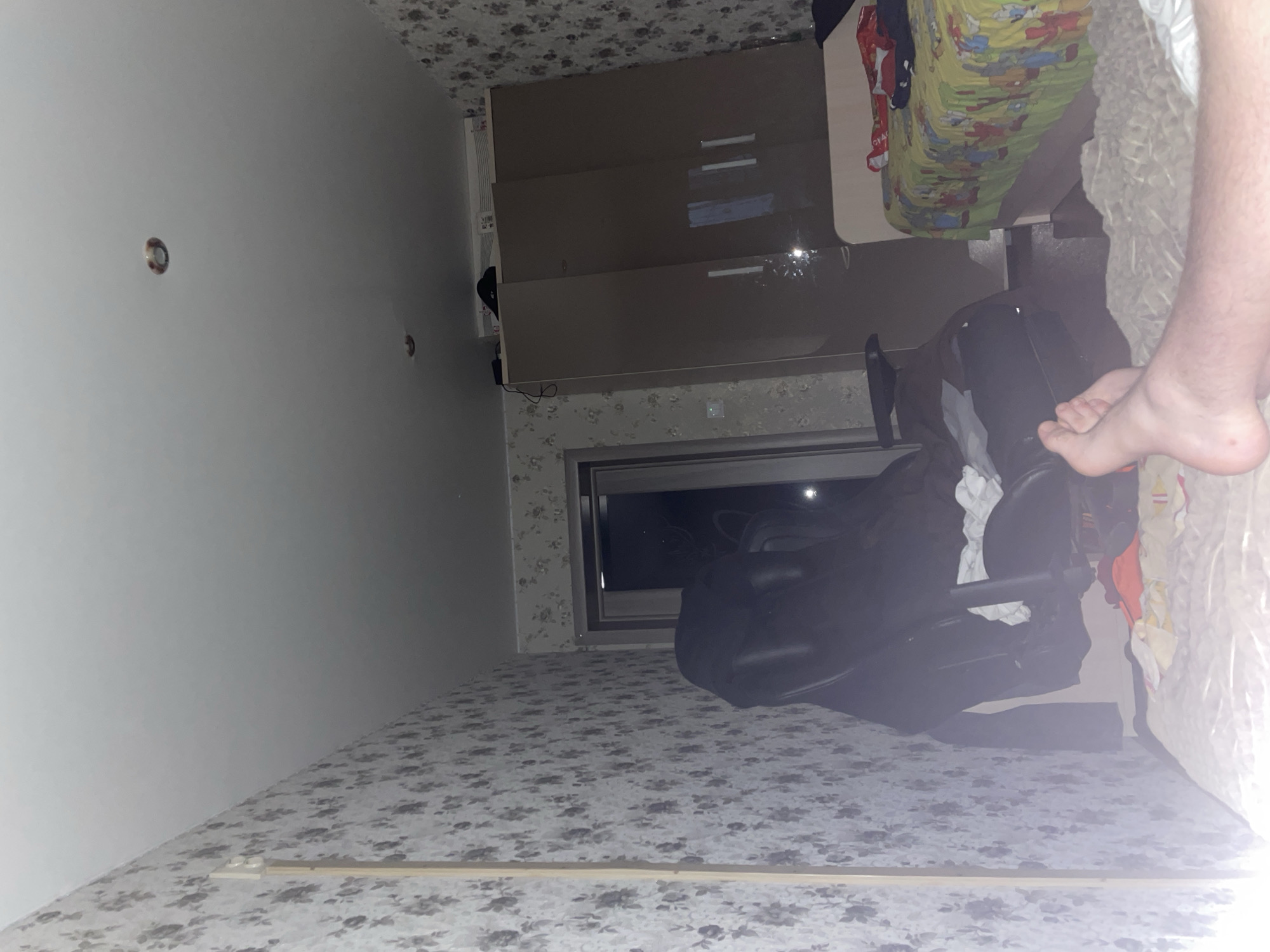 Casual bedroom hangout captured in Semyonov, Russia