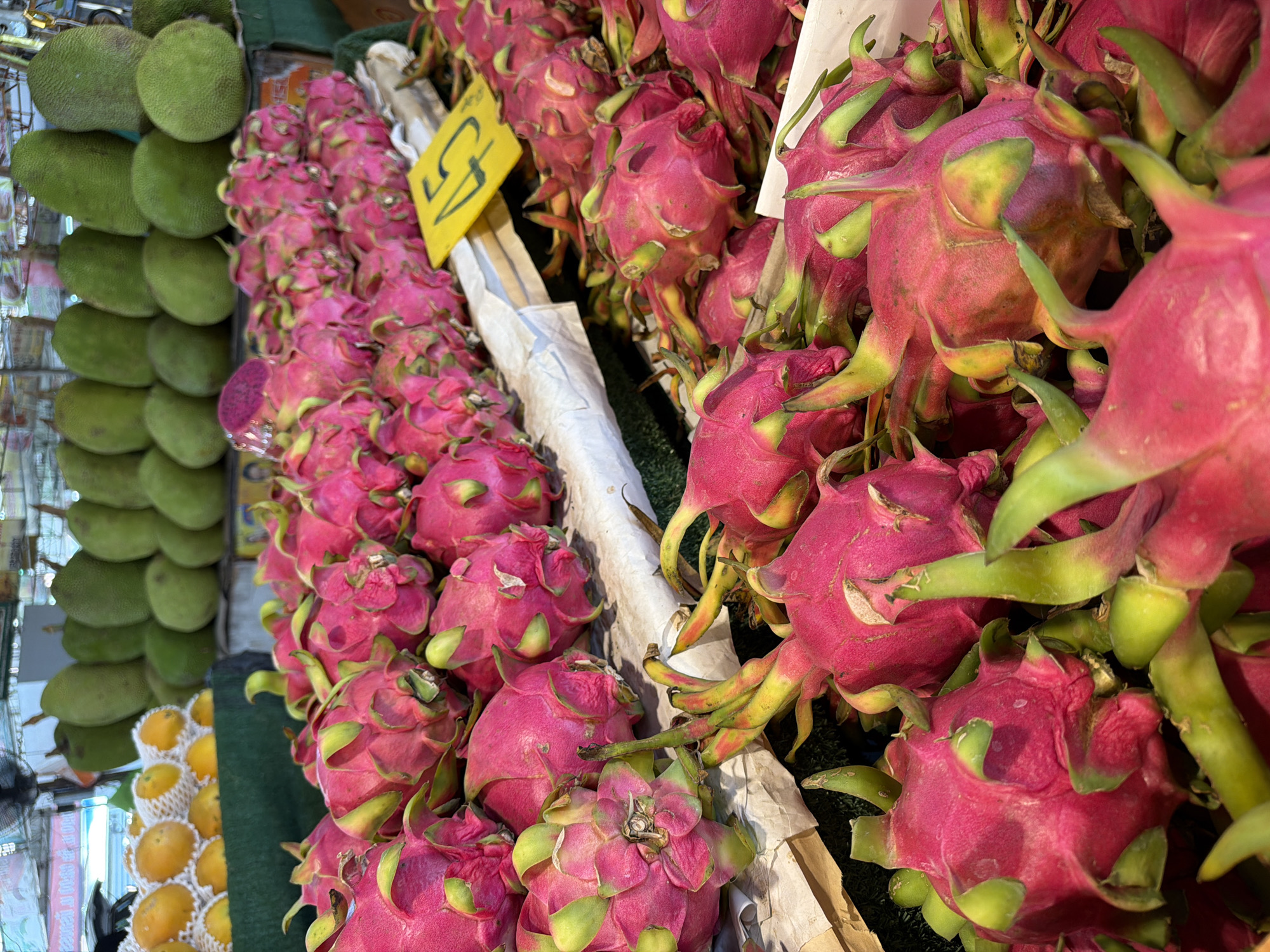 Tropical fruit vendors active in Pattaya City markets