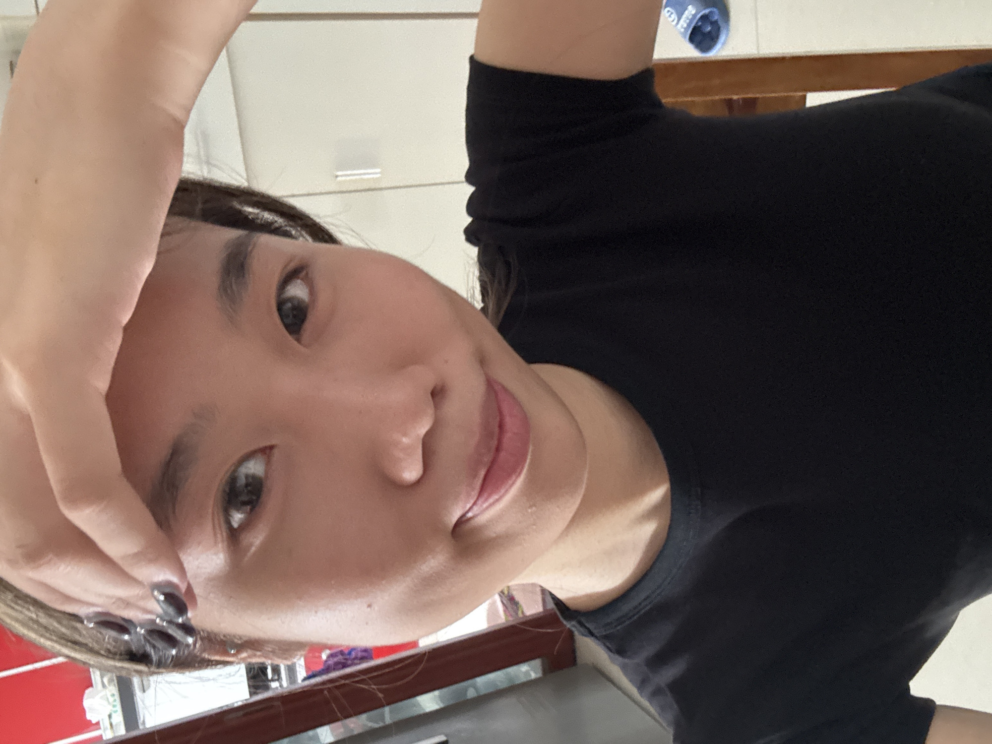 Woman takes morning selfies across Shapingba District locations