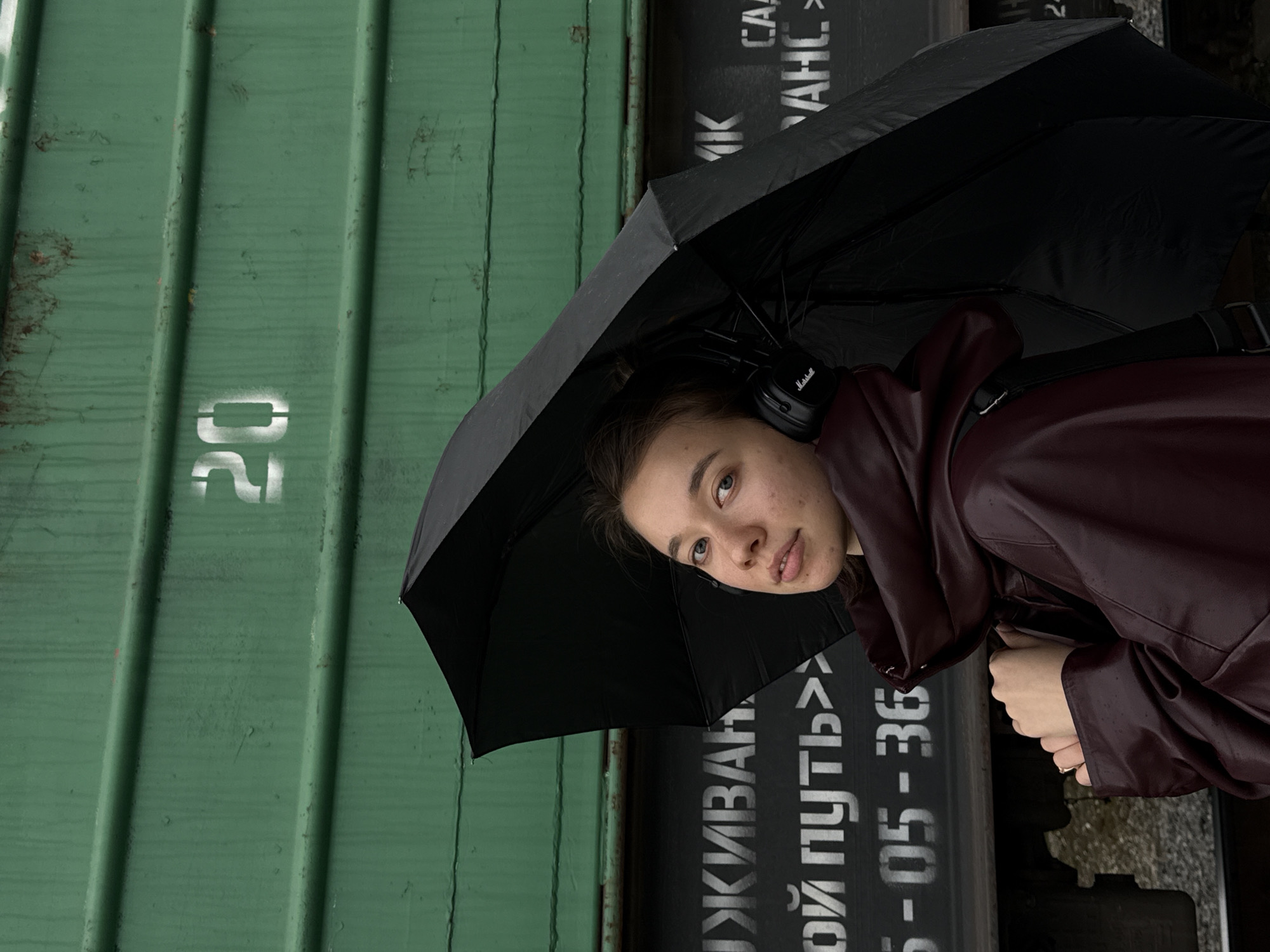 Daily life moments captured across Chaikovsky, Russia during spring afternoon