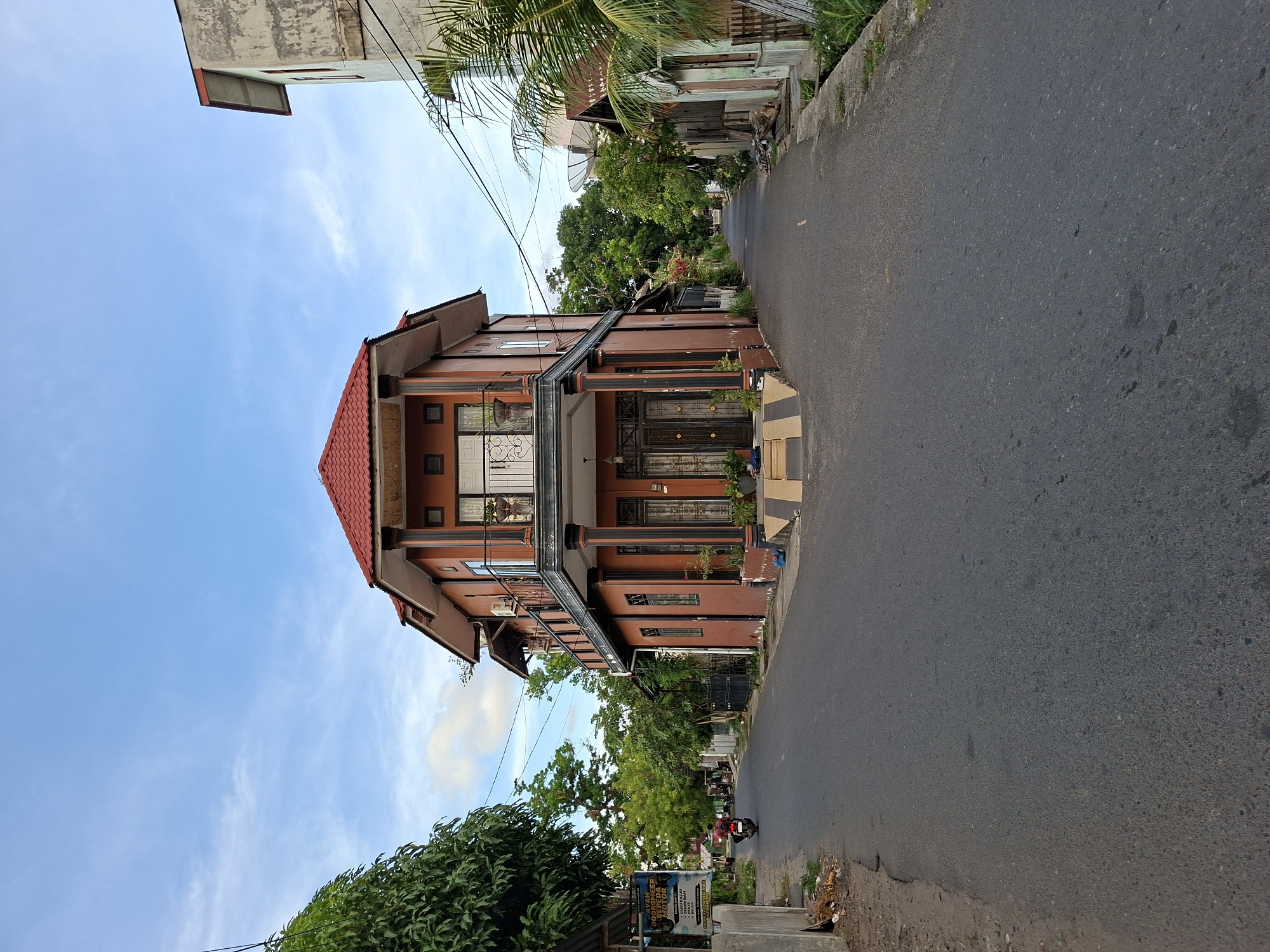 Colonial building documented at Lhokseumawe street intersection