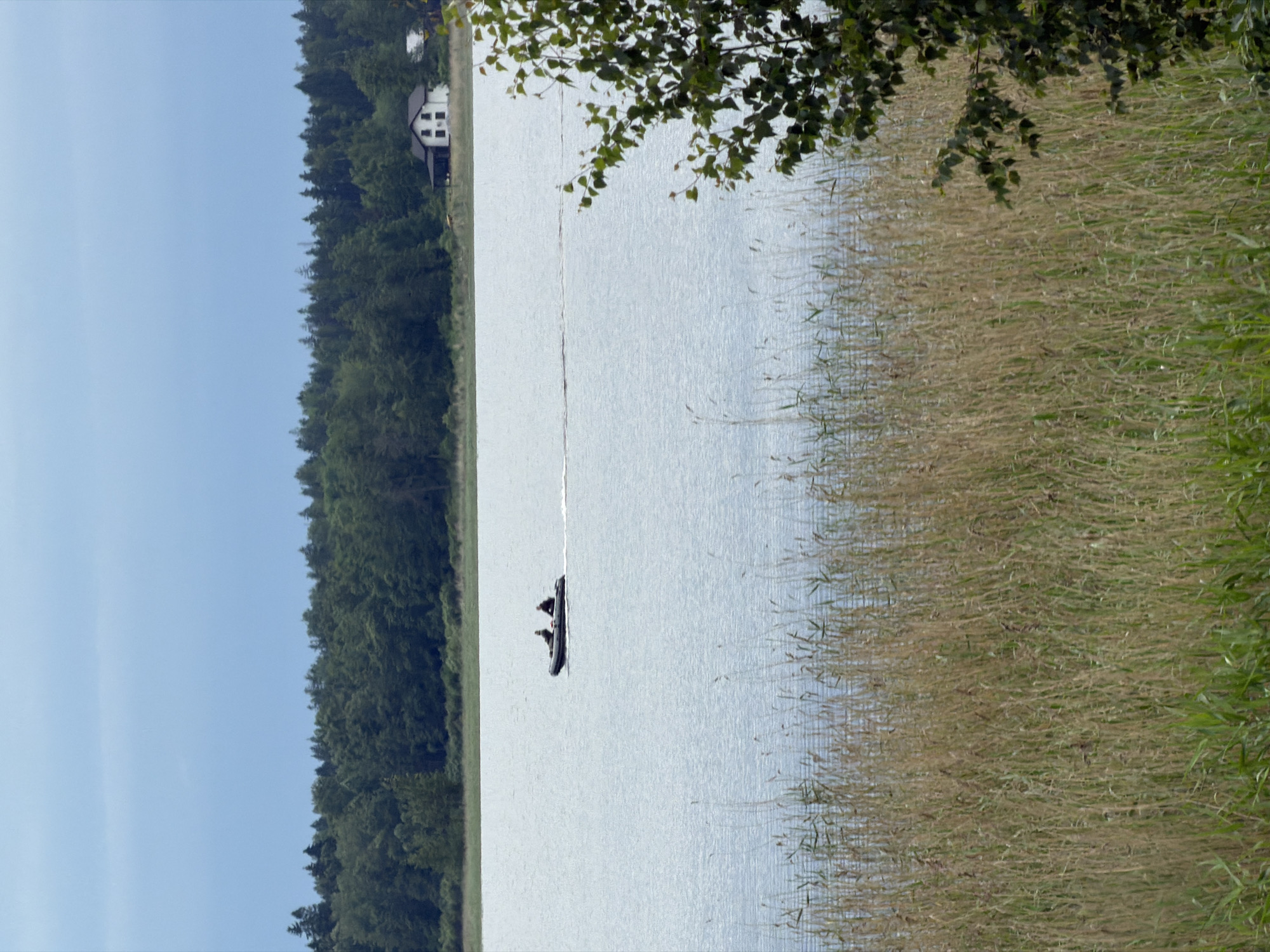 Boating and parking scenes at Kuznechnoye waterfront