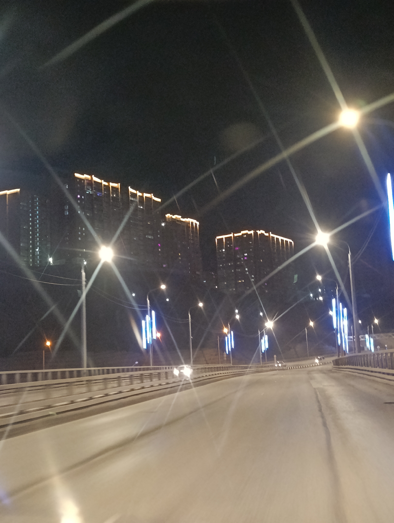 Nighttime highway traffic captured in Krasnoyarsk, Russia