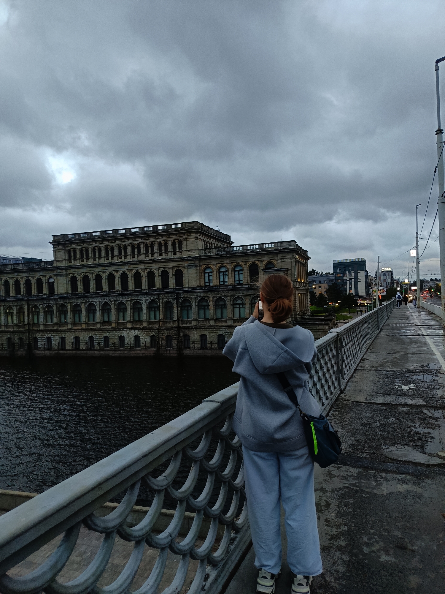 Evening stroll along Kaliningrad's Pregolya River and Kant Island