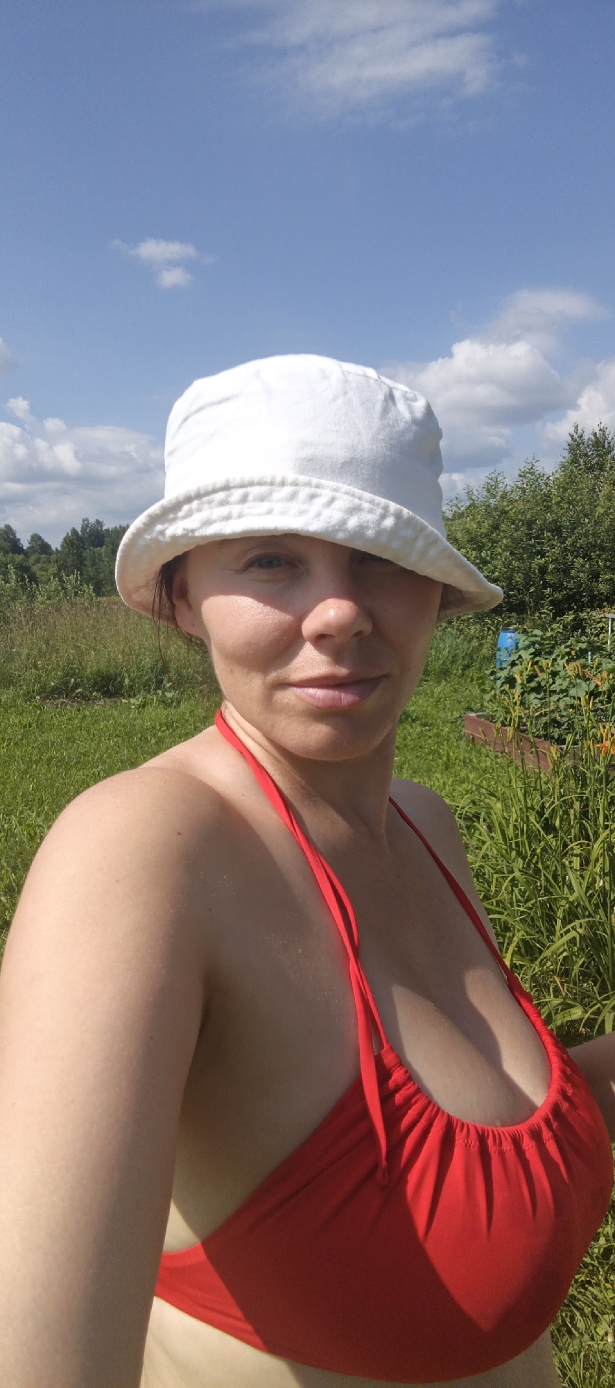 Backyard pool day in rural Russia with champagne and selfies
