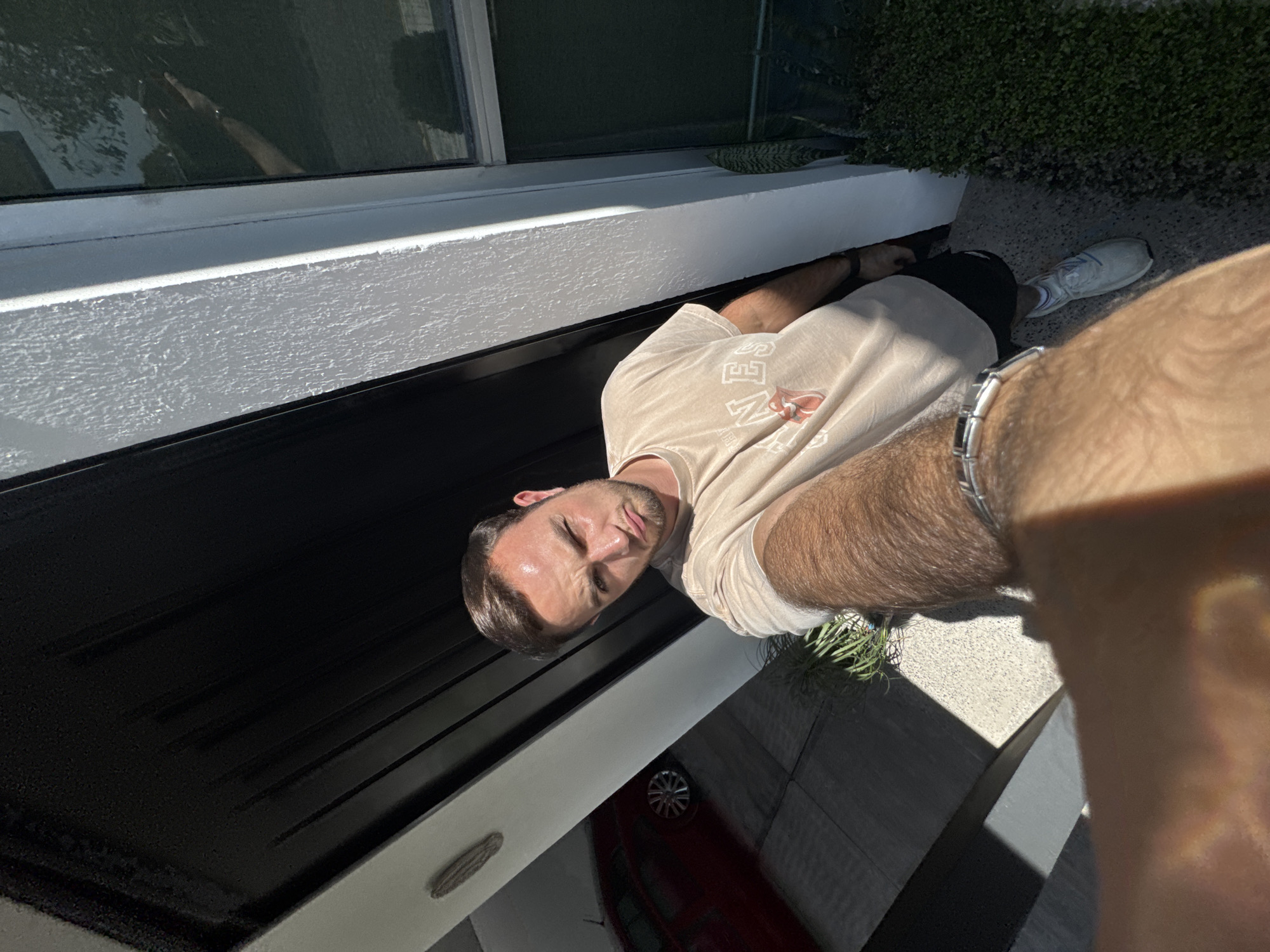 Man observed resting and walking near building in Tlaxcalancingo