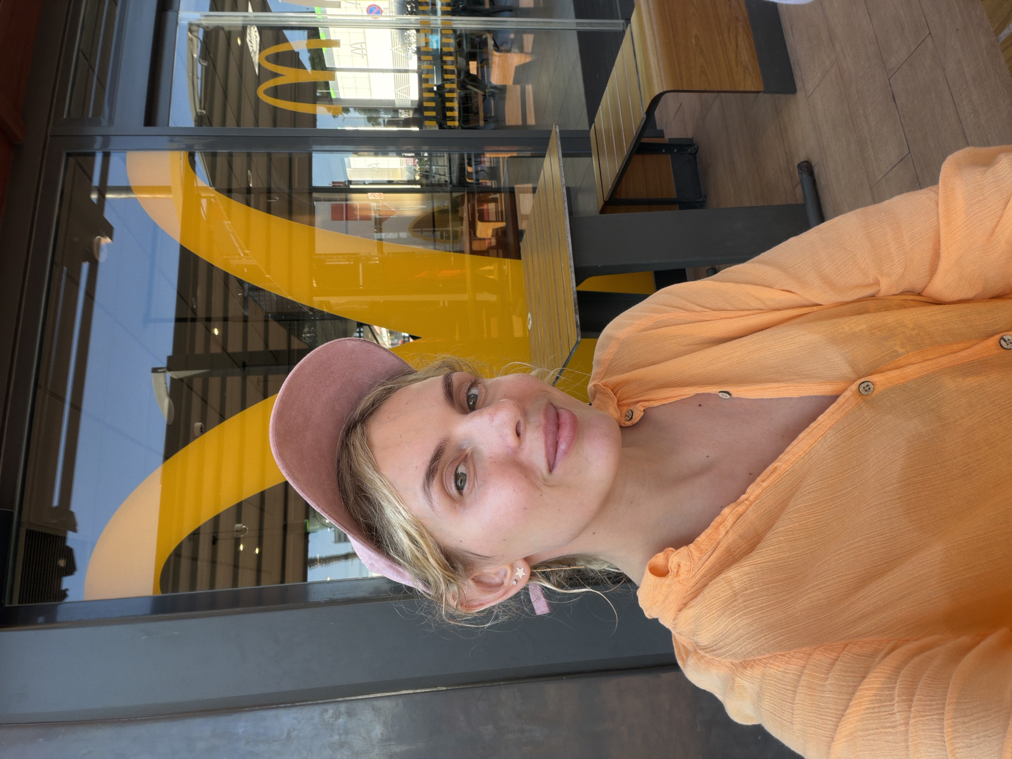 McDonald's stop in Sedaví on a sunny afternoon