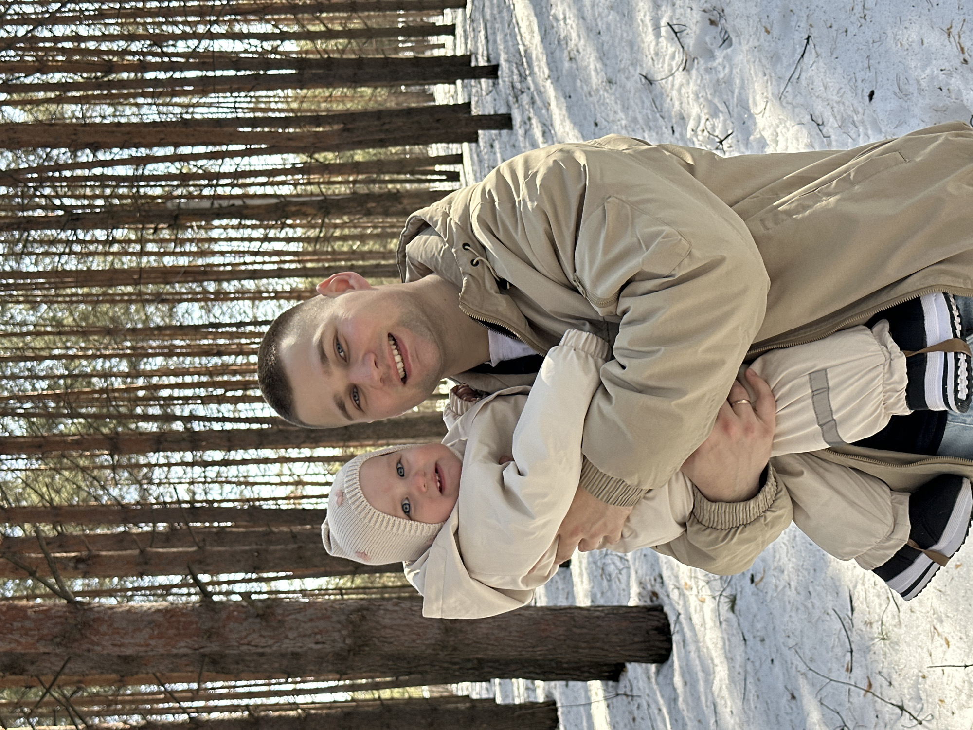 Family enjoys winter forest outing in Chaikovsky, Russia