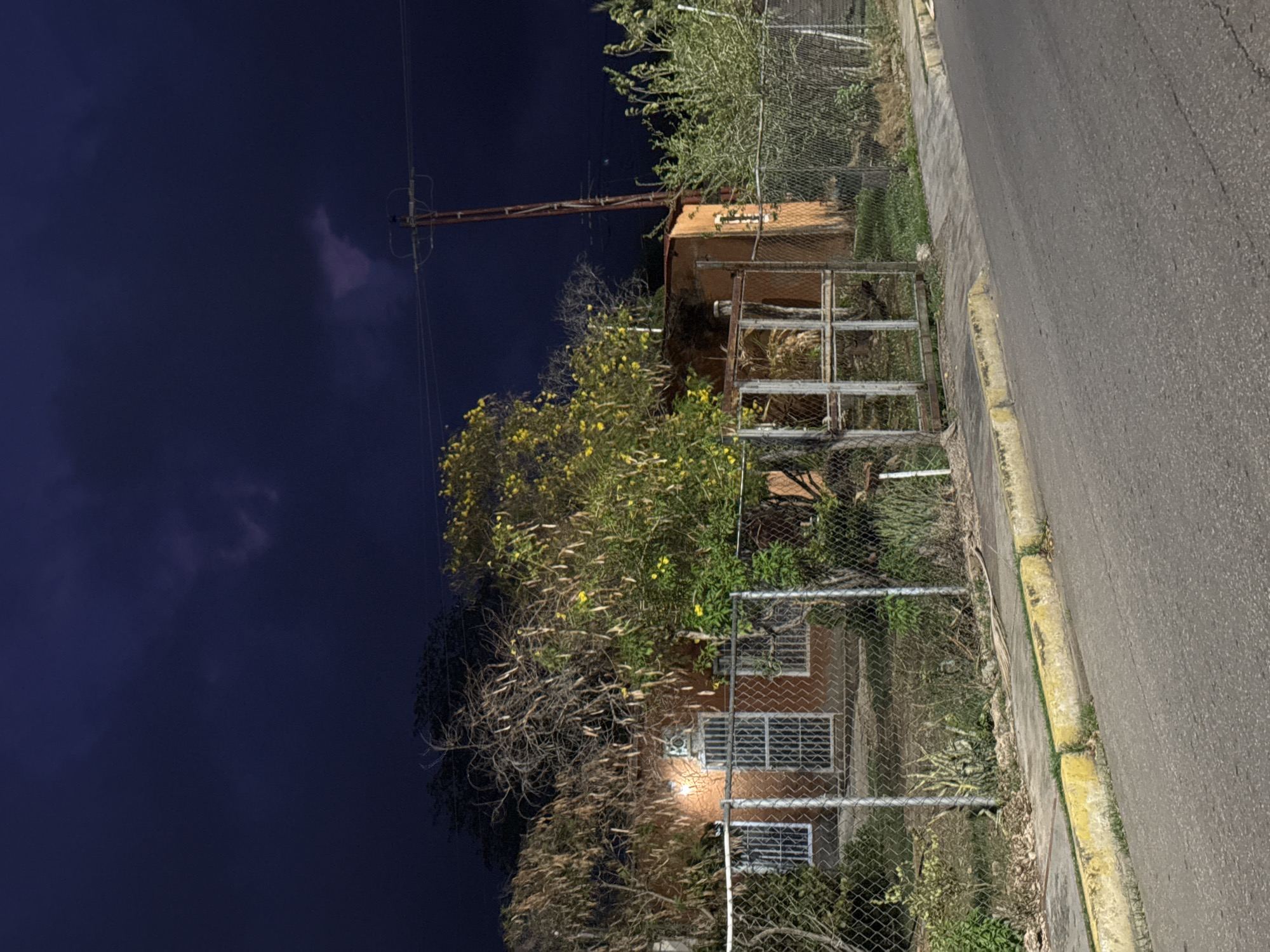Evening documentation captures ordinary life in Santa Ana, Venezuela