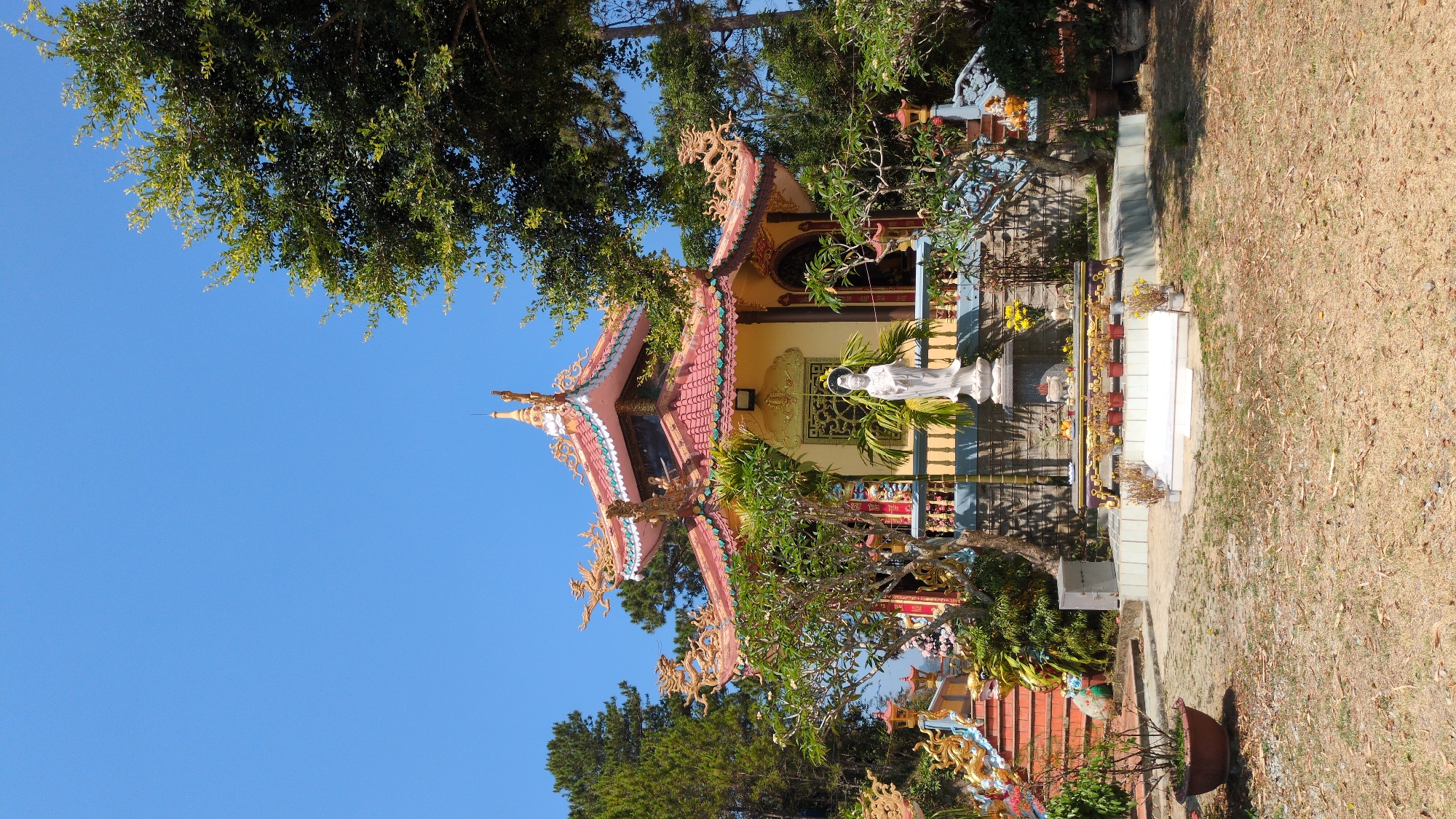 Buddhist temple complex documented in Lâm Sơn, Vietnam