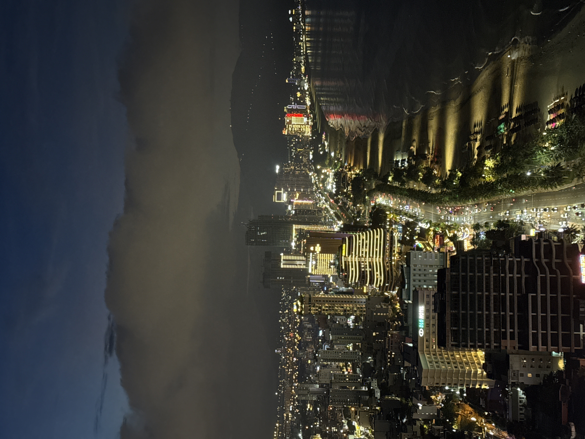 Aerial views document Đà Nẵng cityscape at dusk