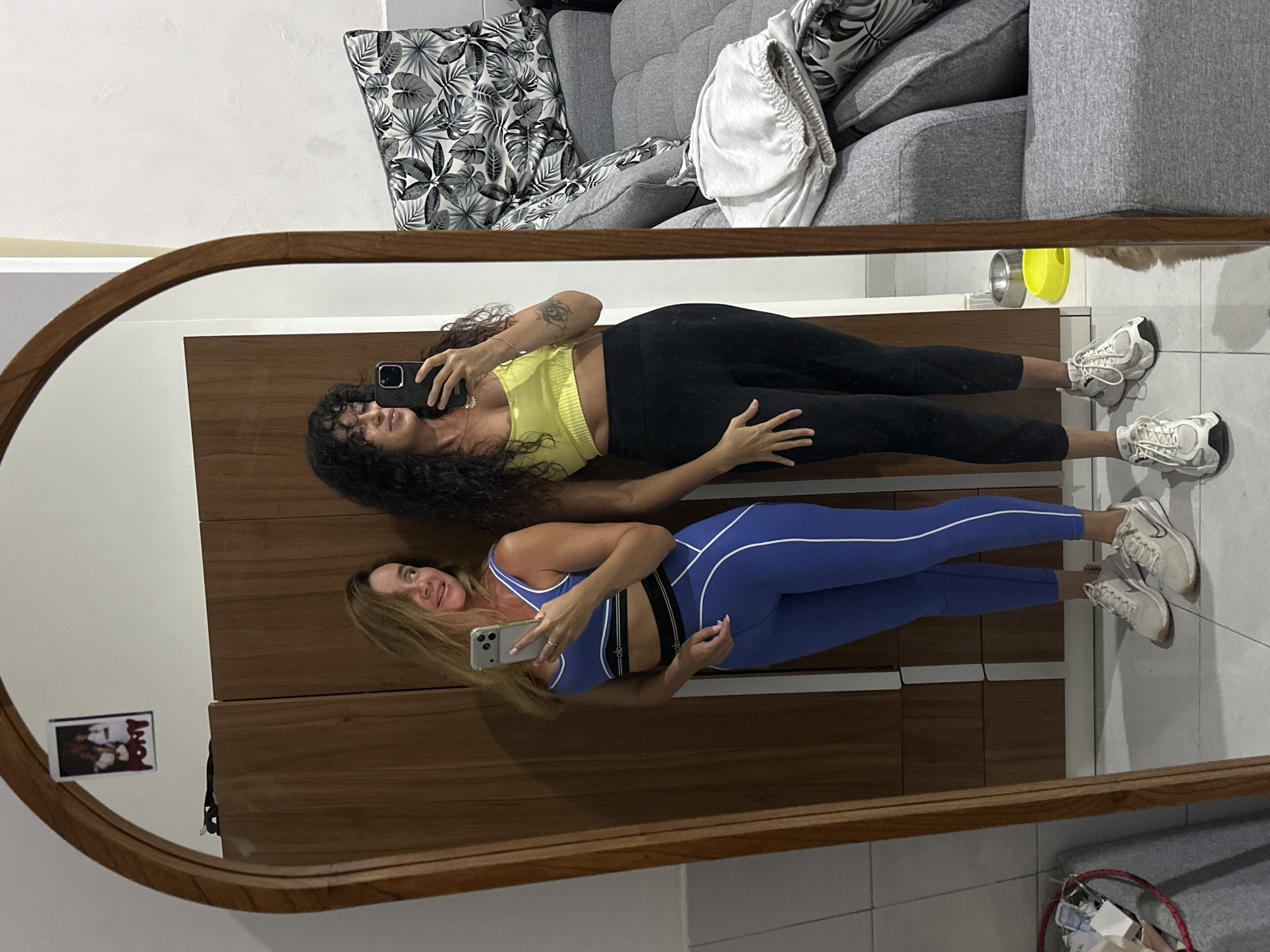 Mirror selfies with a Pomeranian in Kuta Selatan