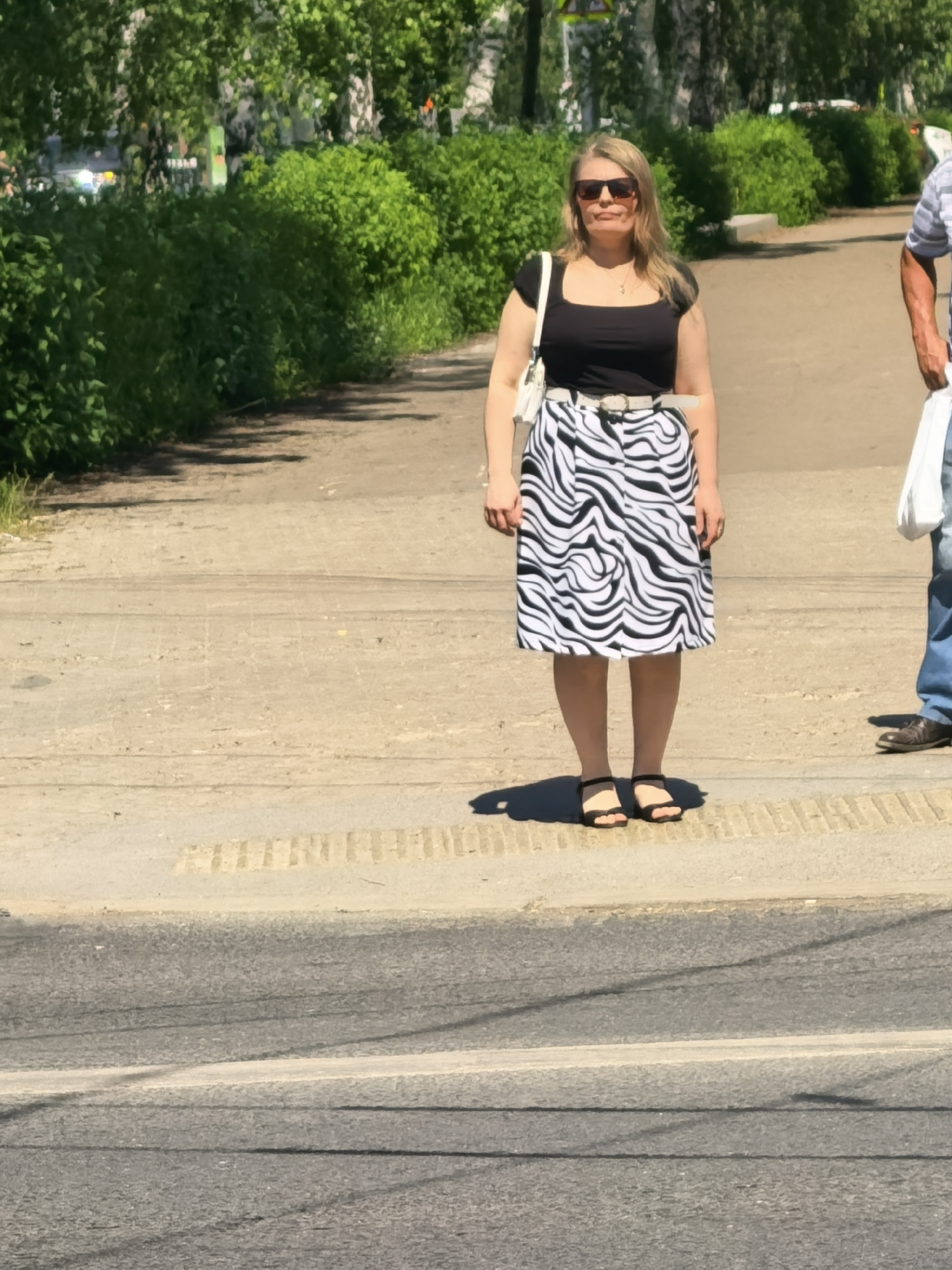 Morning street life captured in Sterlitamak, Russia