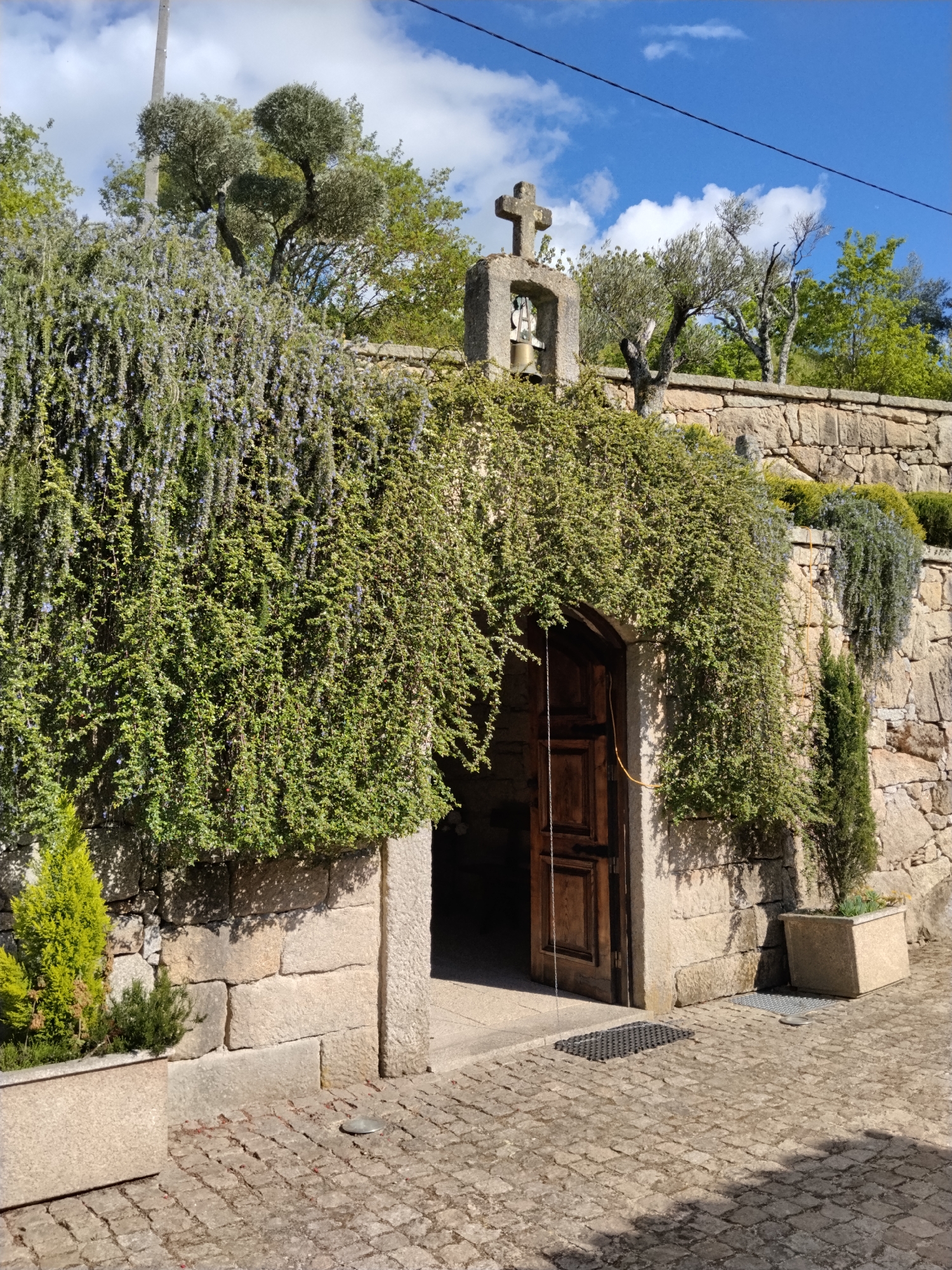 Municipal walking event passes historic vine-covered chapel in Tarouca