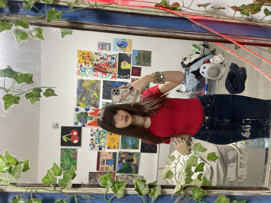 Woman documents selfie session across multiple Raanana locations