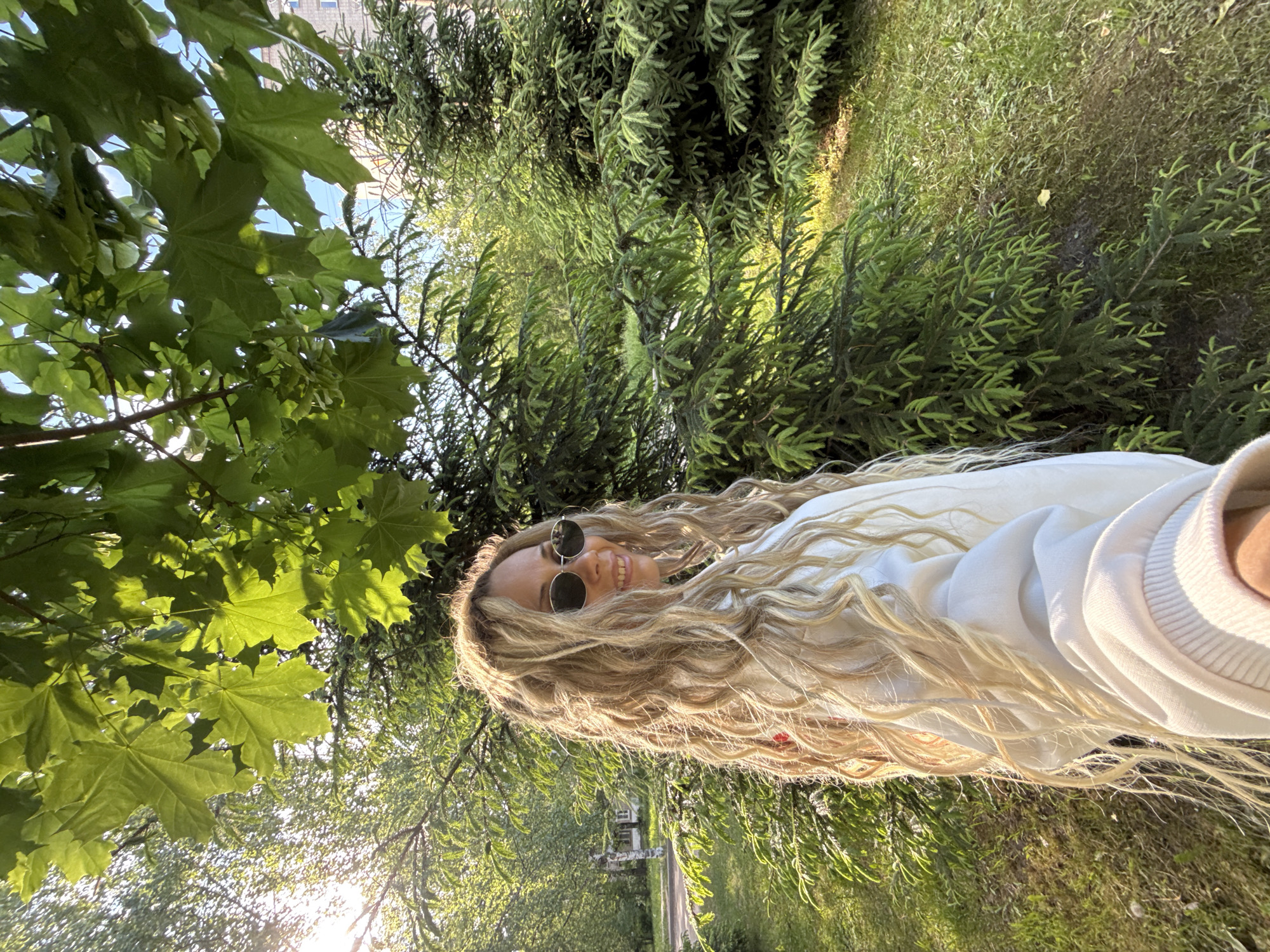Sunny day selfies and DJ session captured in Russia