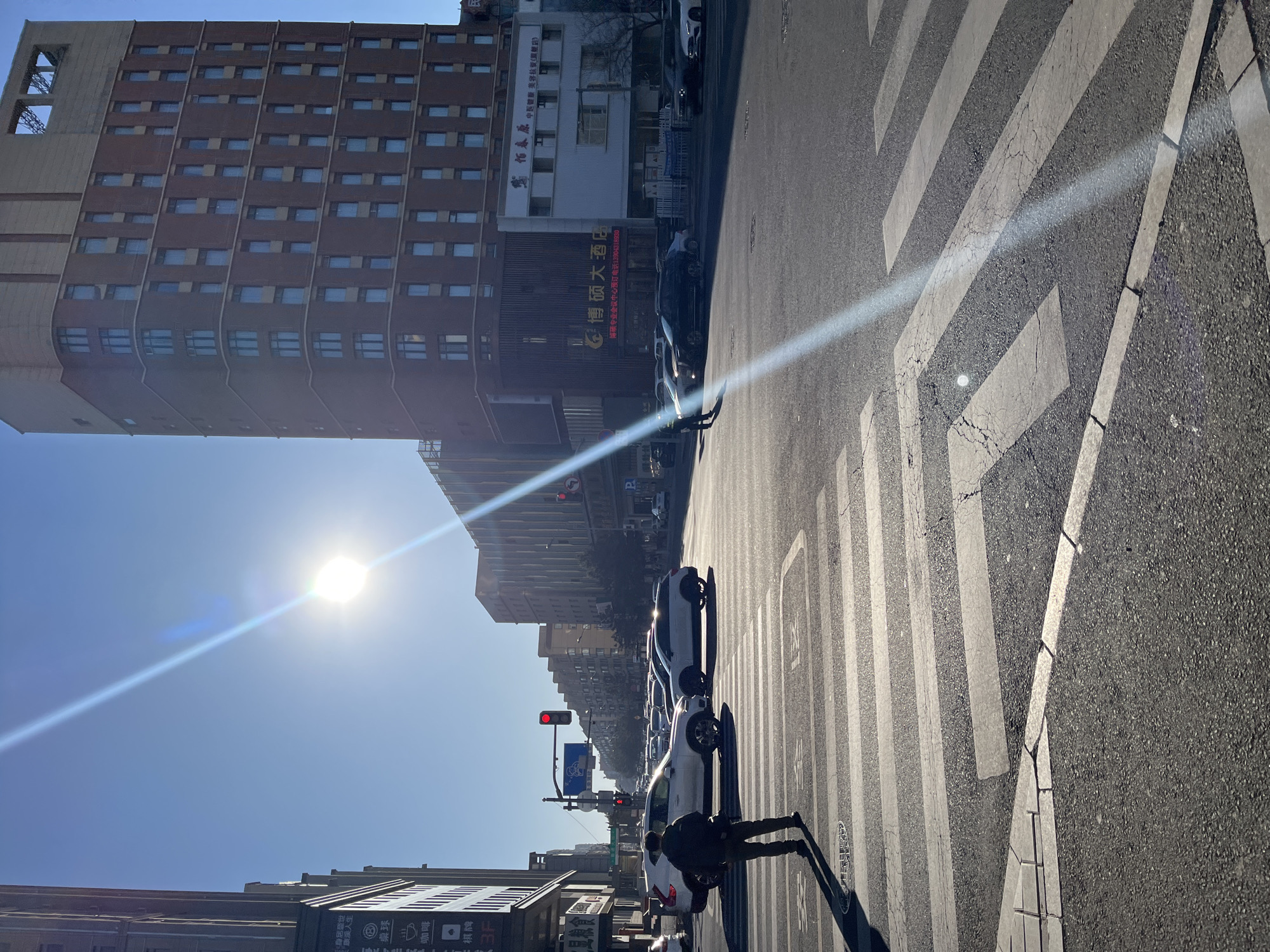 Sunny afternoon street scenes documented in Changchun City