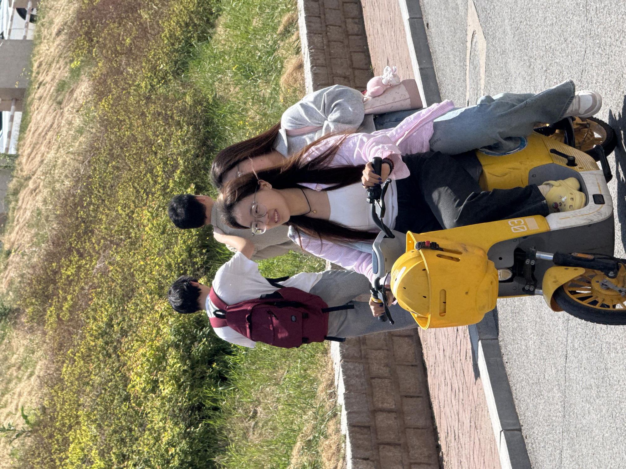 Early morning e-bike activity observed in Zhongtun, China