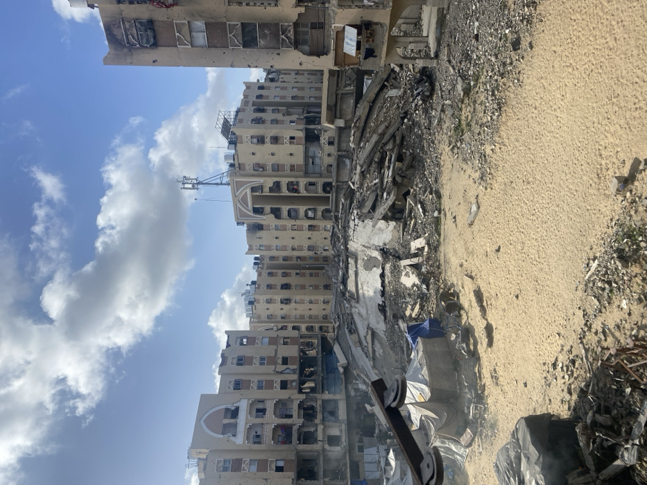 Daily life continues amid destruction in Khan Yunis