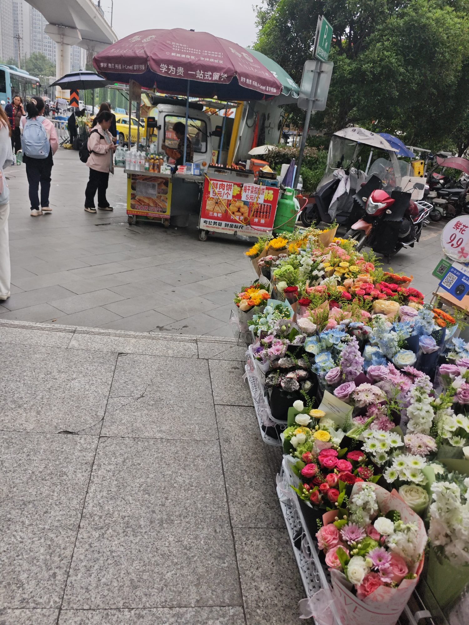 Early morning scenes captured in Chongqing High-tech Zone