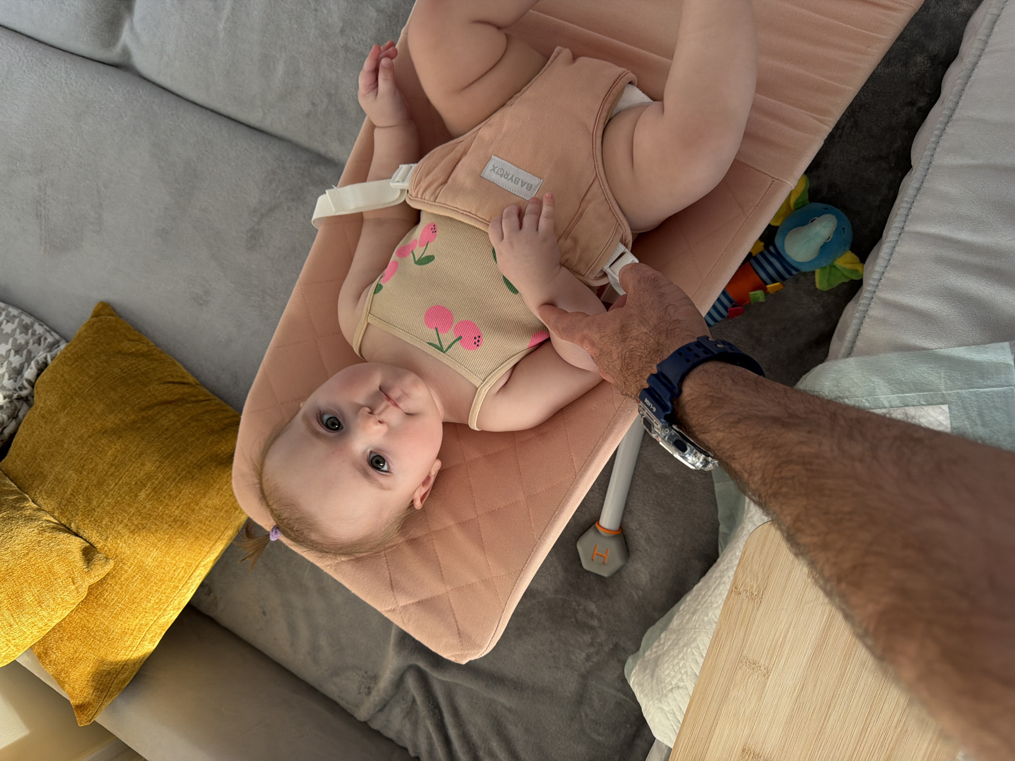 Family moments captured in Krasnoyarsk homes during morning hours