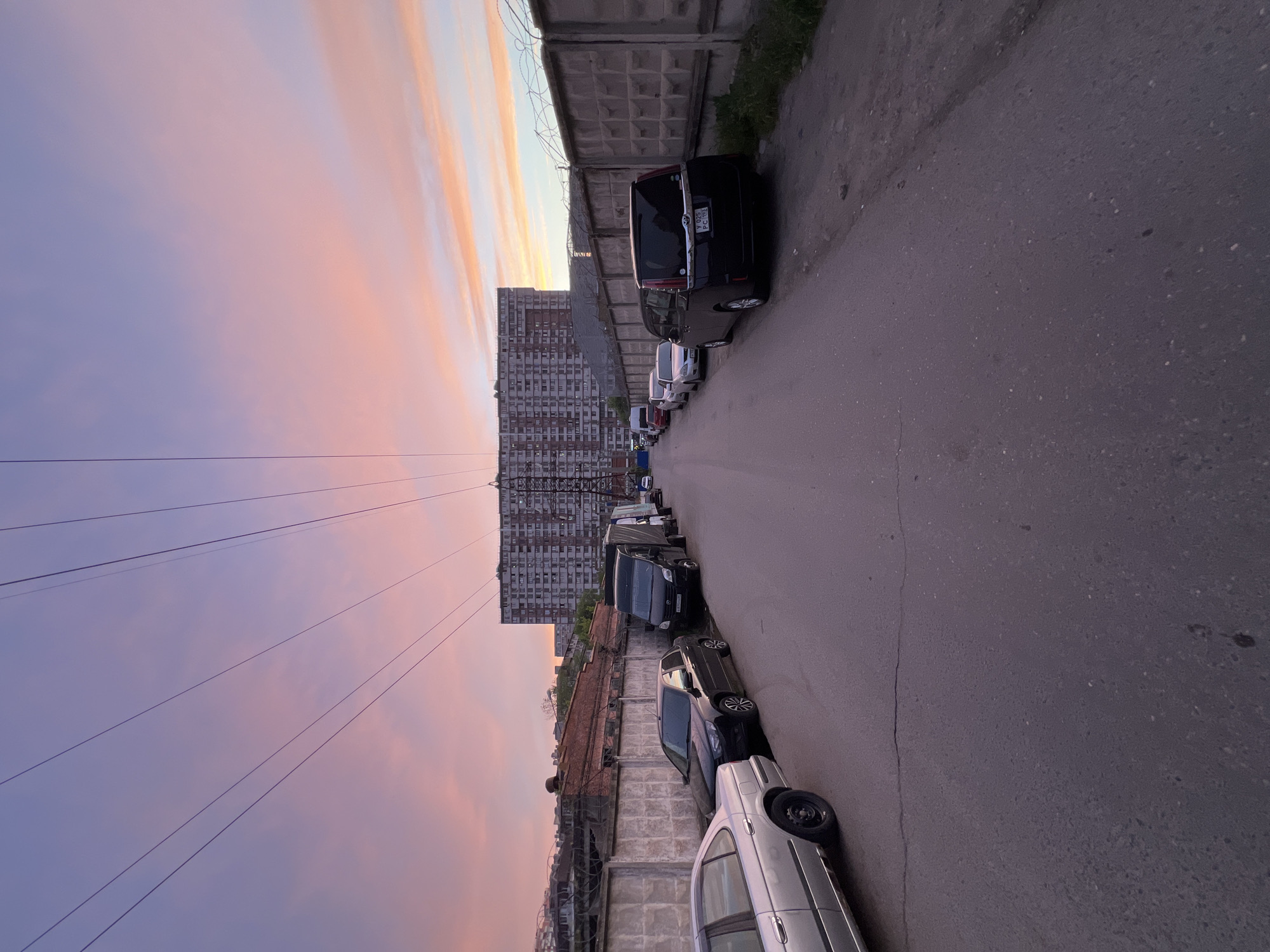 Ordinary urban scenes documented in Krasnodar residential district