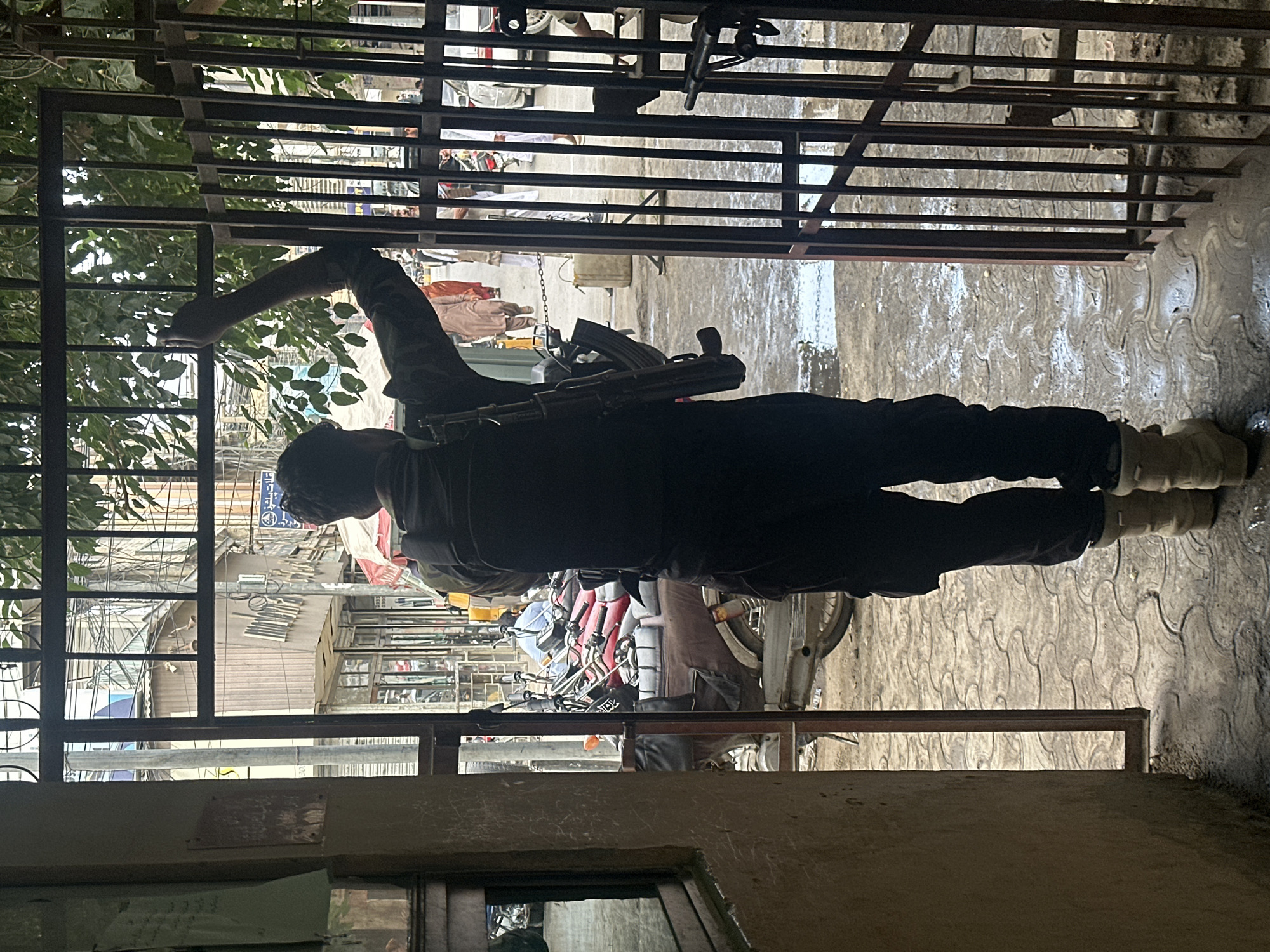 Armed man observed on street in Quetta, Pakistan
