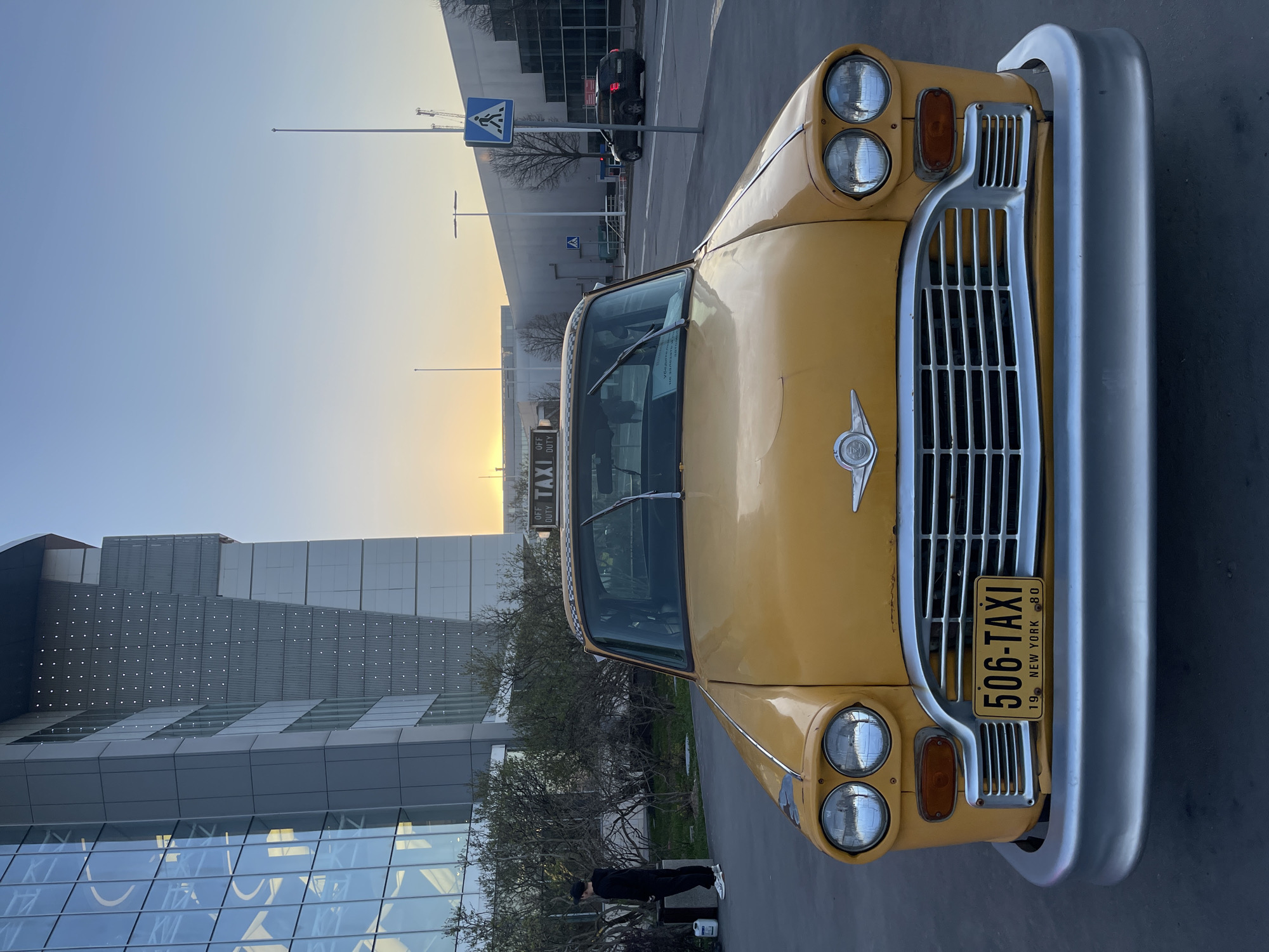Vintage NYC taxi, police car spotted in Moscow