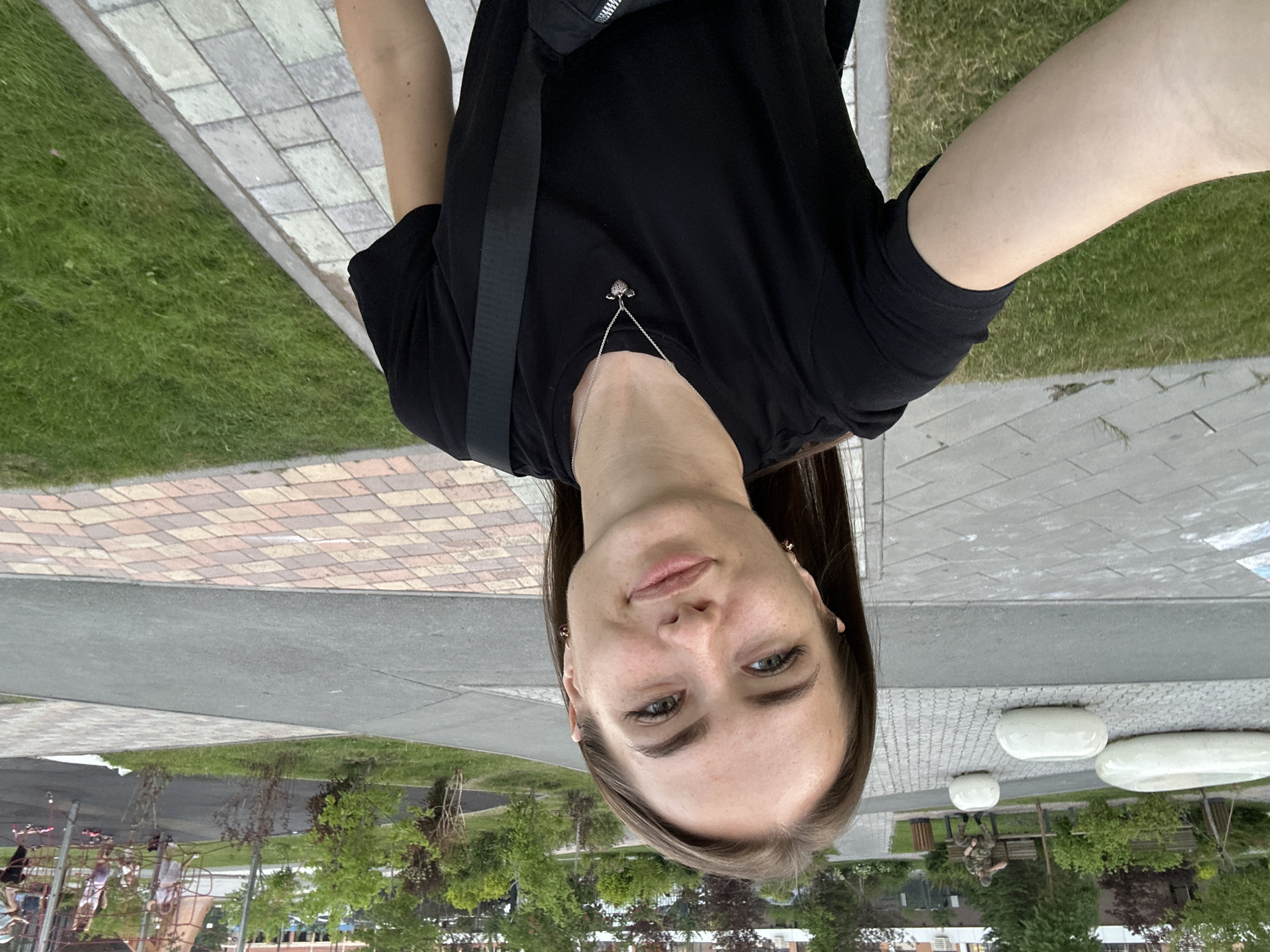Selfies and street scenes around Novosibirsk's residential and civic areas