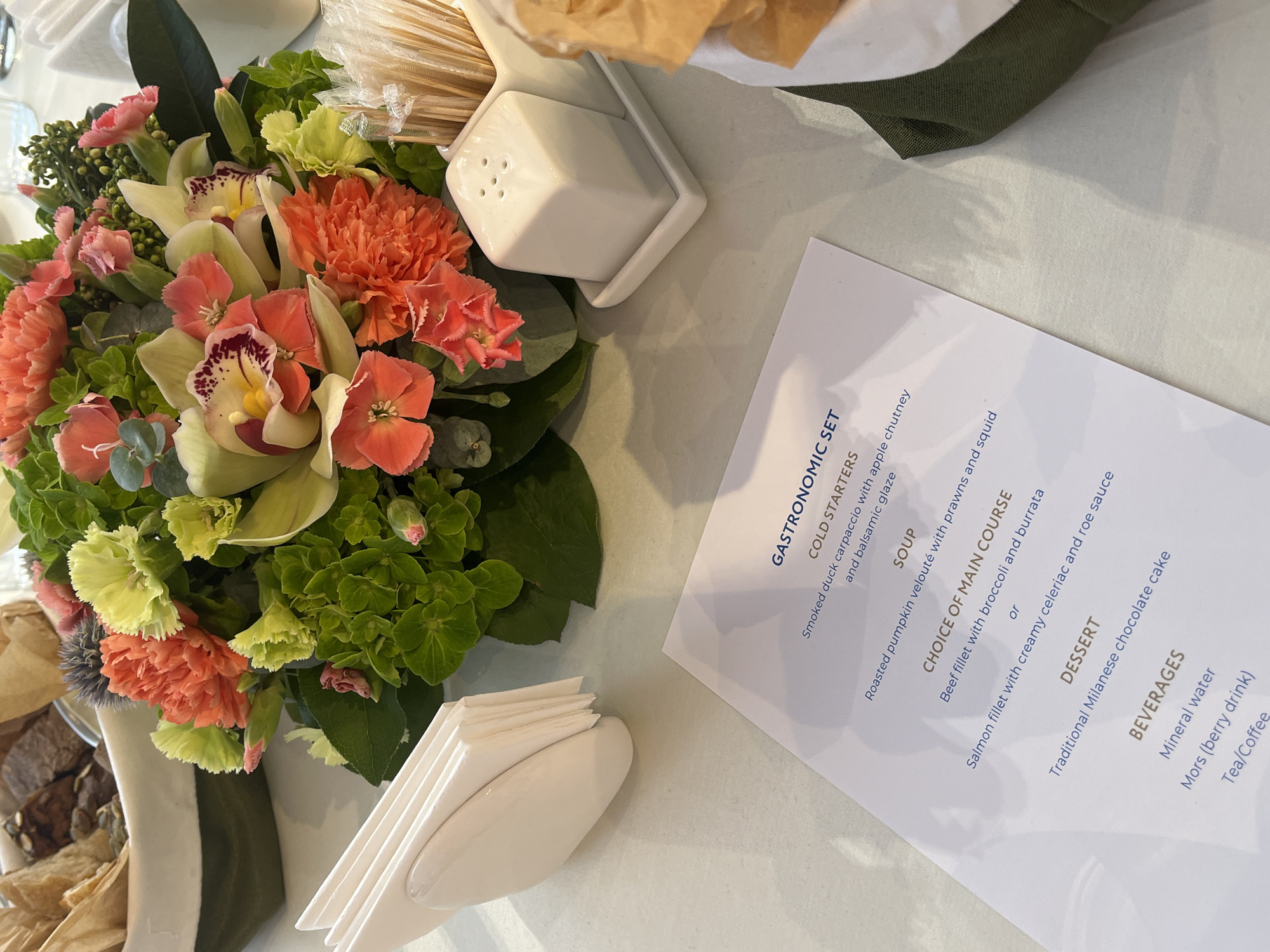 Morning formal dining event documented in Shushary, Russia