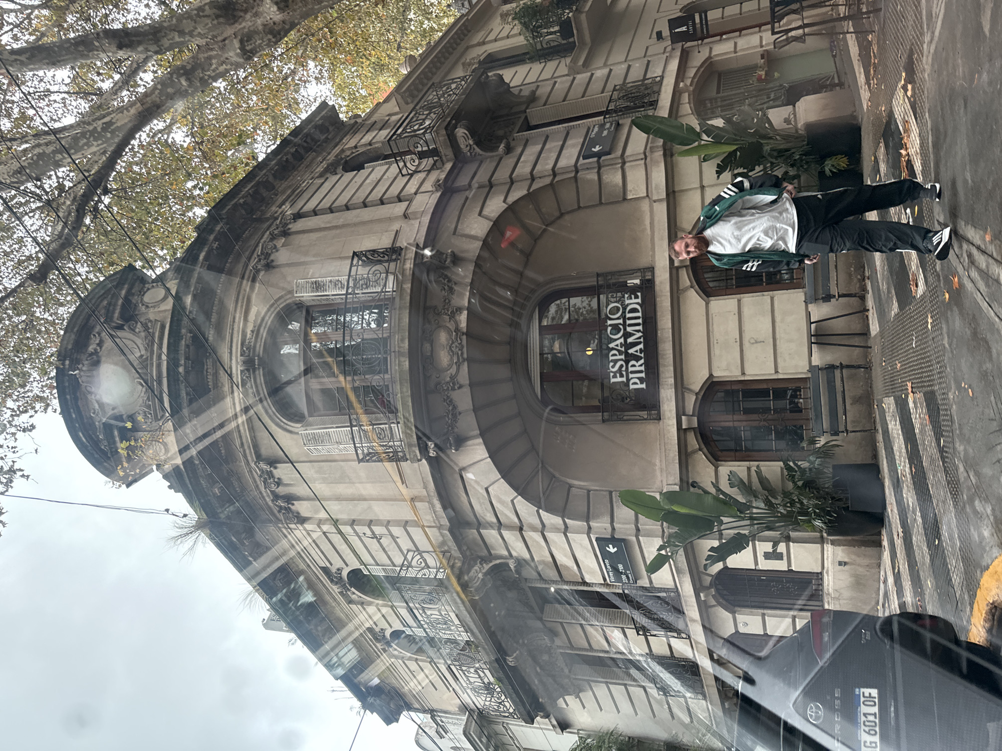Driver documents autumn afternoon through Buenos Aires neighborhoods