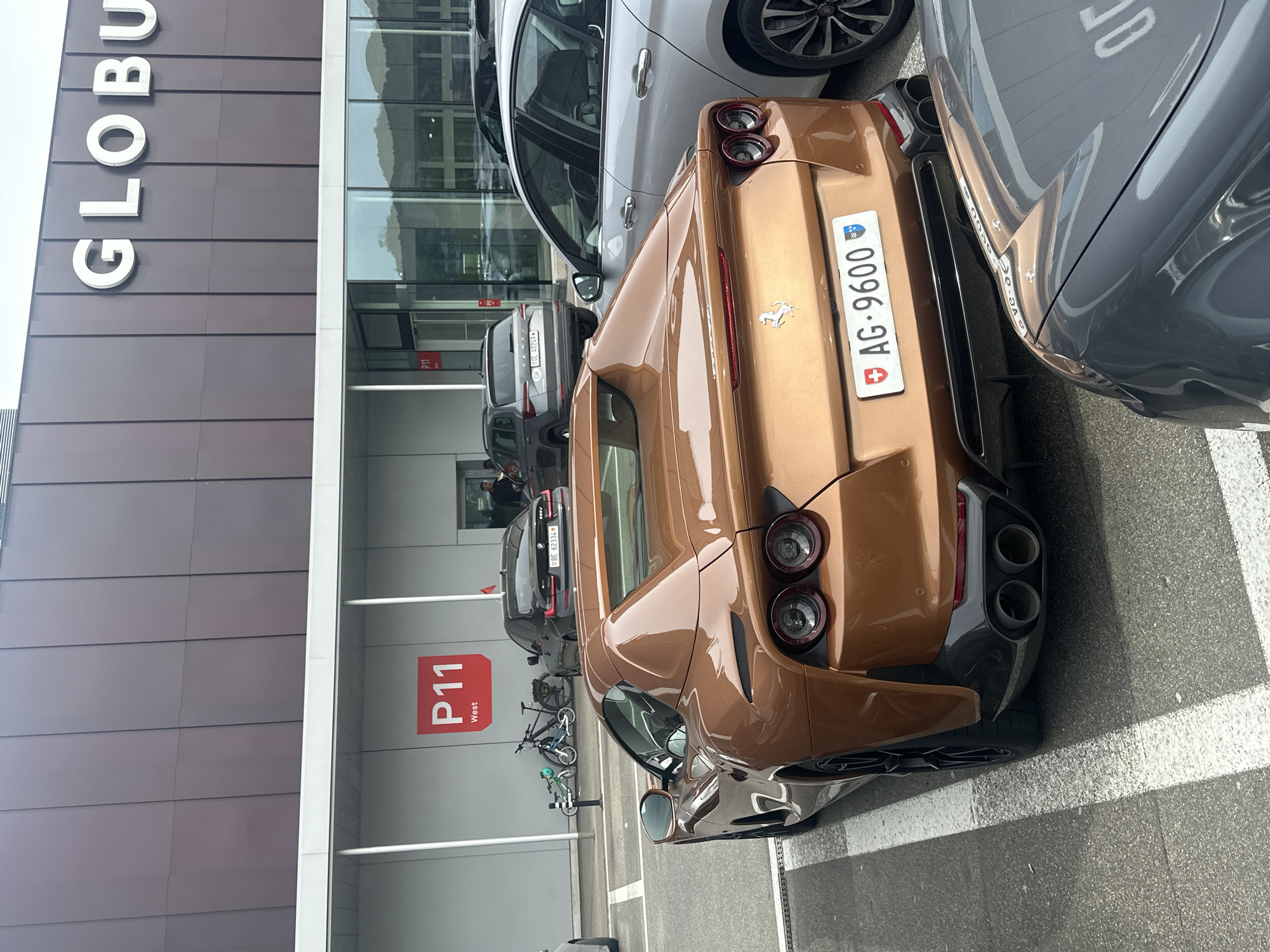 Bronze Ferrari spotted in Wallisellen parking area