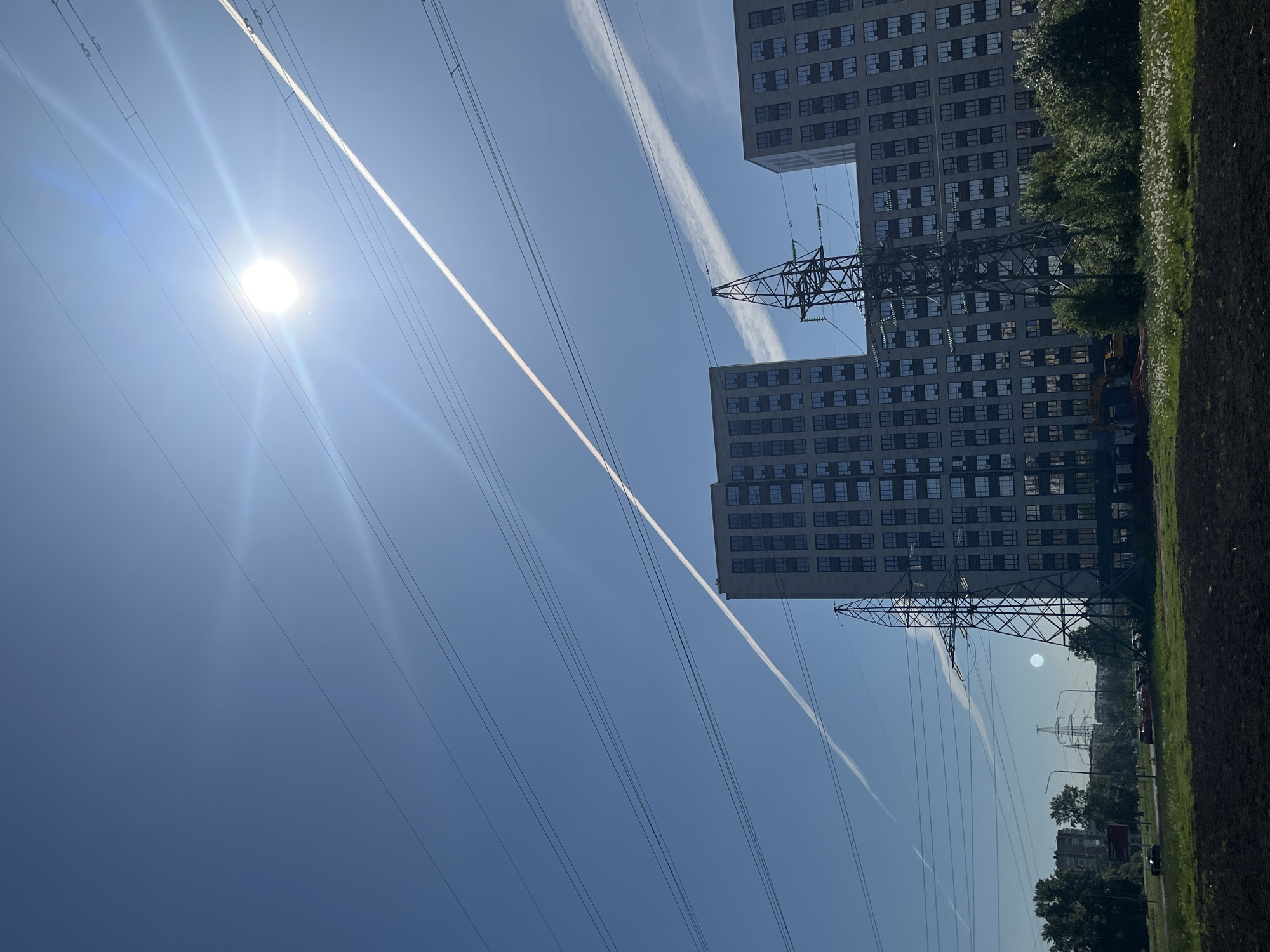 Clear skies, power infrastructure observed in Saint Petersburg morning