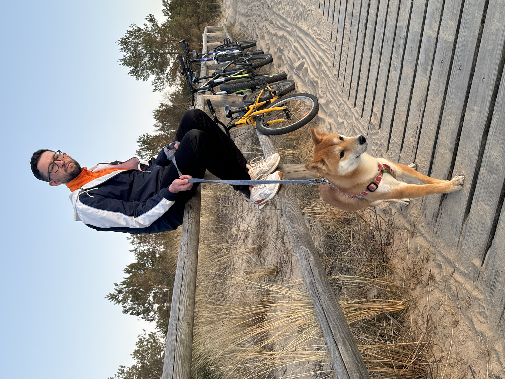 Man and Shiba Inu dog spotted on Riga boardwalk