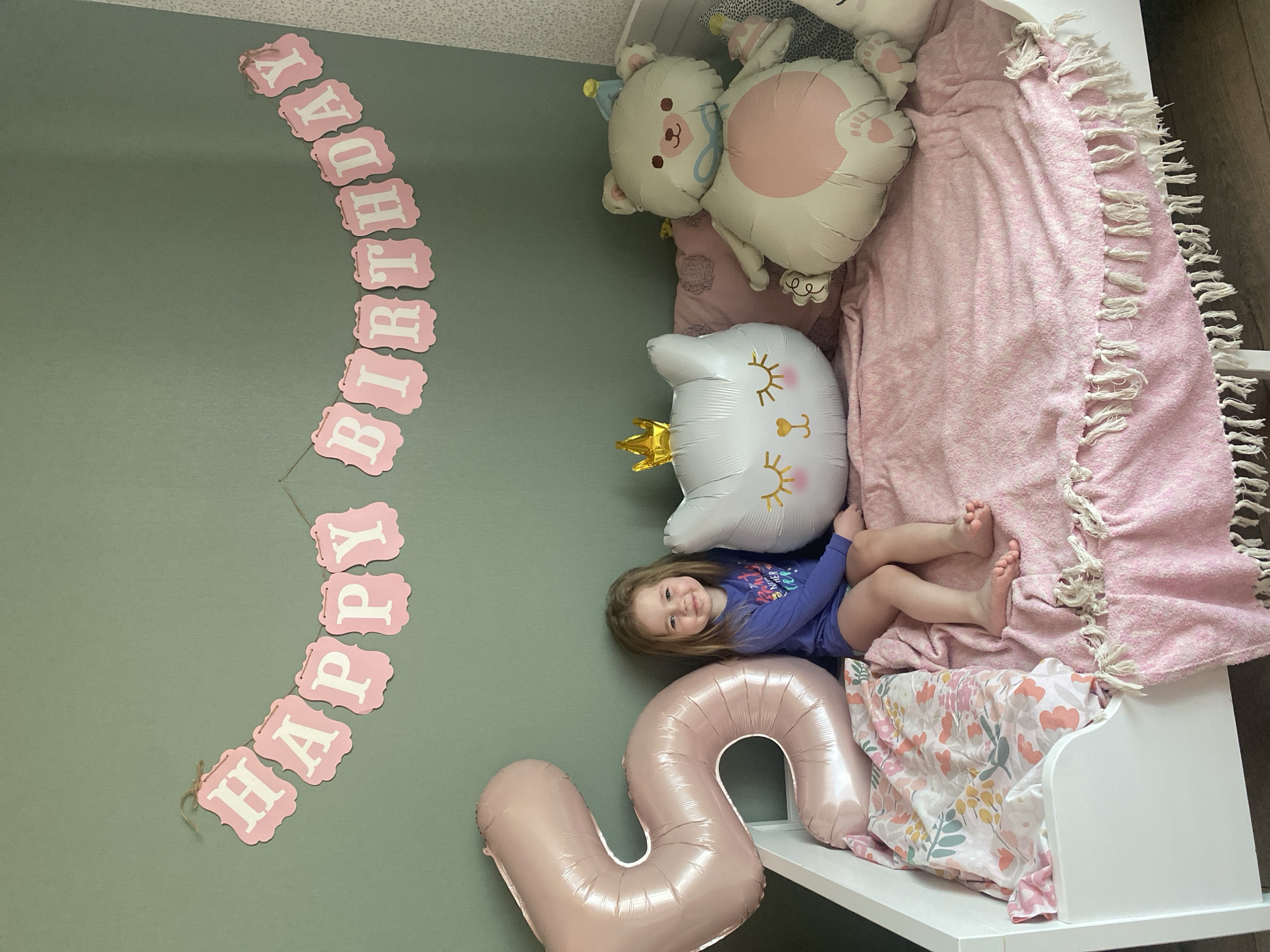 Child's fifth birthday celebration captured in Izhevsk bedroom