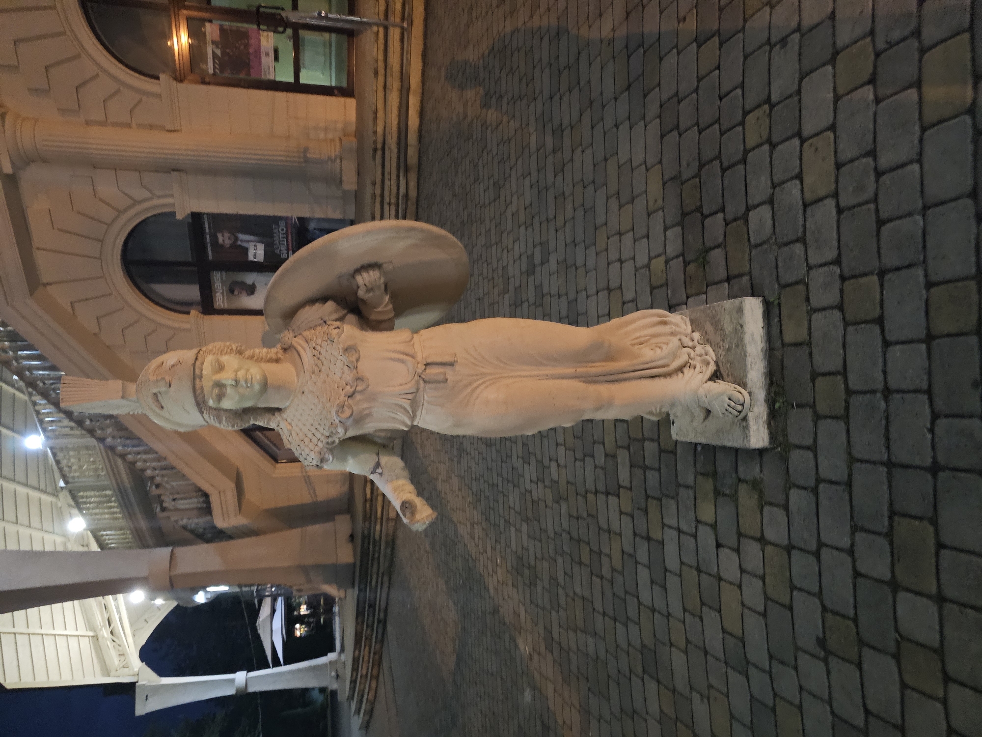 Night tour of Cherkessk's public sculptures and lakeside park