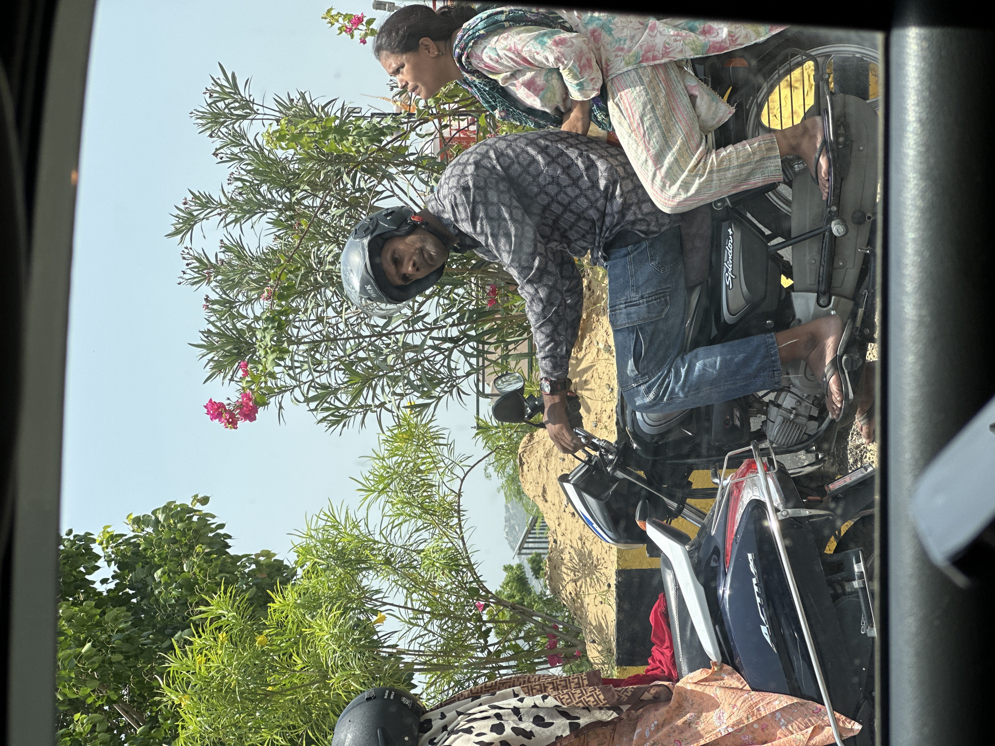 Everyday street scenes from Ajmer on a July morning